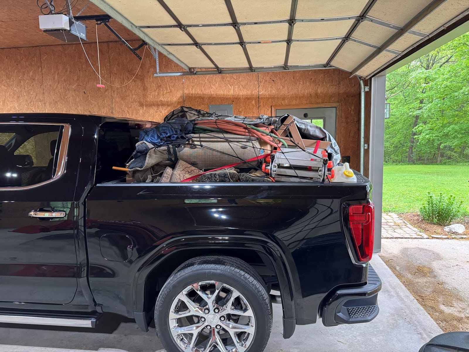Rhino USA Bungee Cargo Net Set - Truck Bed Net with Carabiners & Case | 4x6ft Main + 15x15in Mini with Carry Case & Carabiners. For Truck Bed, SUV, Motorcycle Rack & Trailer. Black customer photo 1