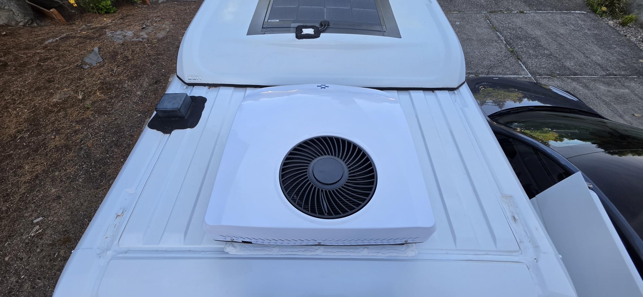 Outequip RV Air Conditioner, 12V 10000 BTU Rooftop Air Conditioner for RVs, Trucks, Vans, Campers, Tractor, Low Profile Quiet AC Unit customer photo 1