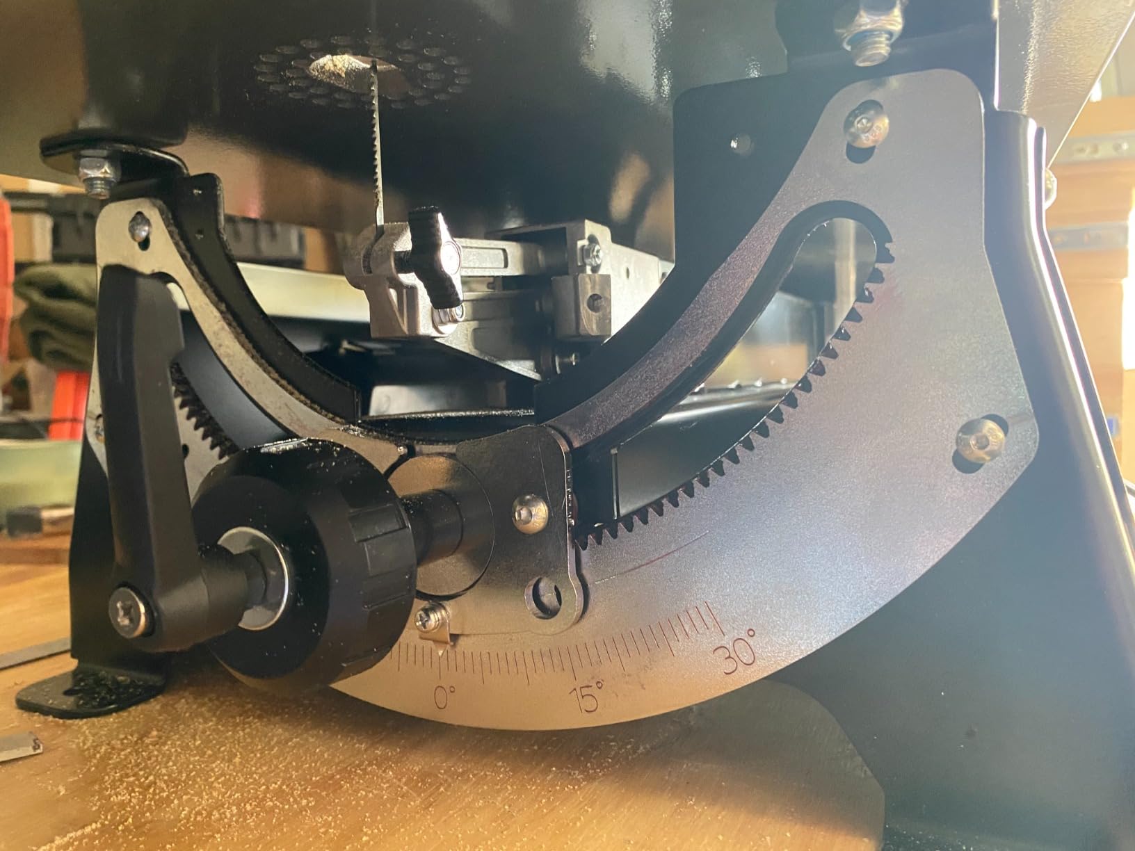 BUCKTOOL 16-Inch Scroll Saw, 1.3A Power Scroll Saws for Woodworking | 360-1550 RPM Variable Speed, Upper Arm Lifting, Double Parallel-Link Drive, 15/18 TPI Pinless Blades for Fretwork, Crafting customer photo 1