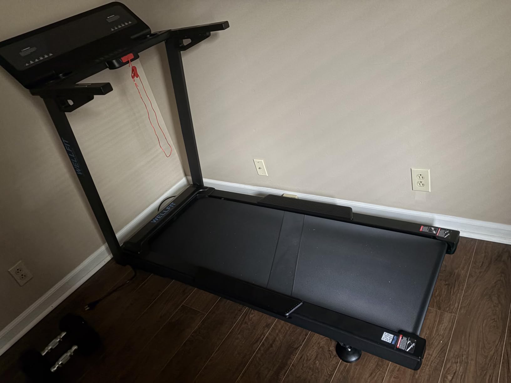 WELLFIT Auto Incline Treadmill, 15% Incline Heavy Duty Treadmill for Home | 4.5HP, 10 MPH, 500 lbs Capacity, 20'' x 55'' Running Area Treadmills with Pulse Sensor, Bluetooth Player & LED Display customer photo 2