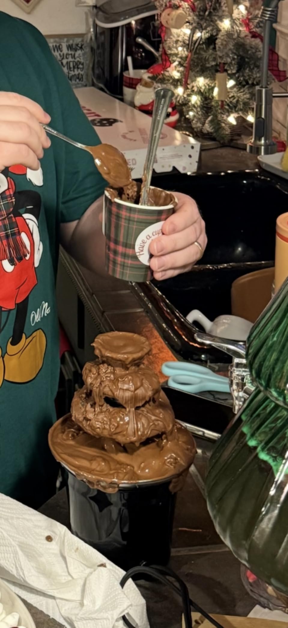 MINI Chocolate Fountain Machine Small Electric Chocolate Fondue Fountain Machine for Party for Candy Butter Cheese (Black) customer photo 2
