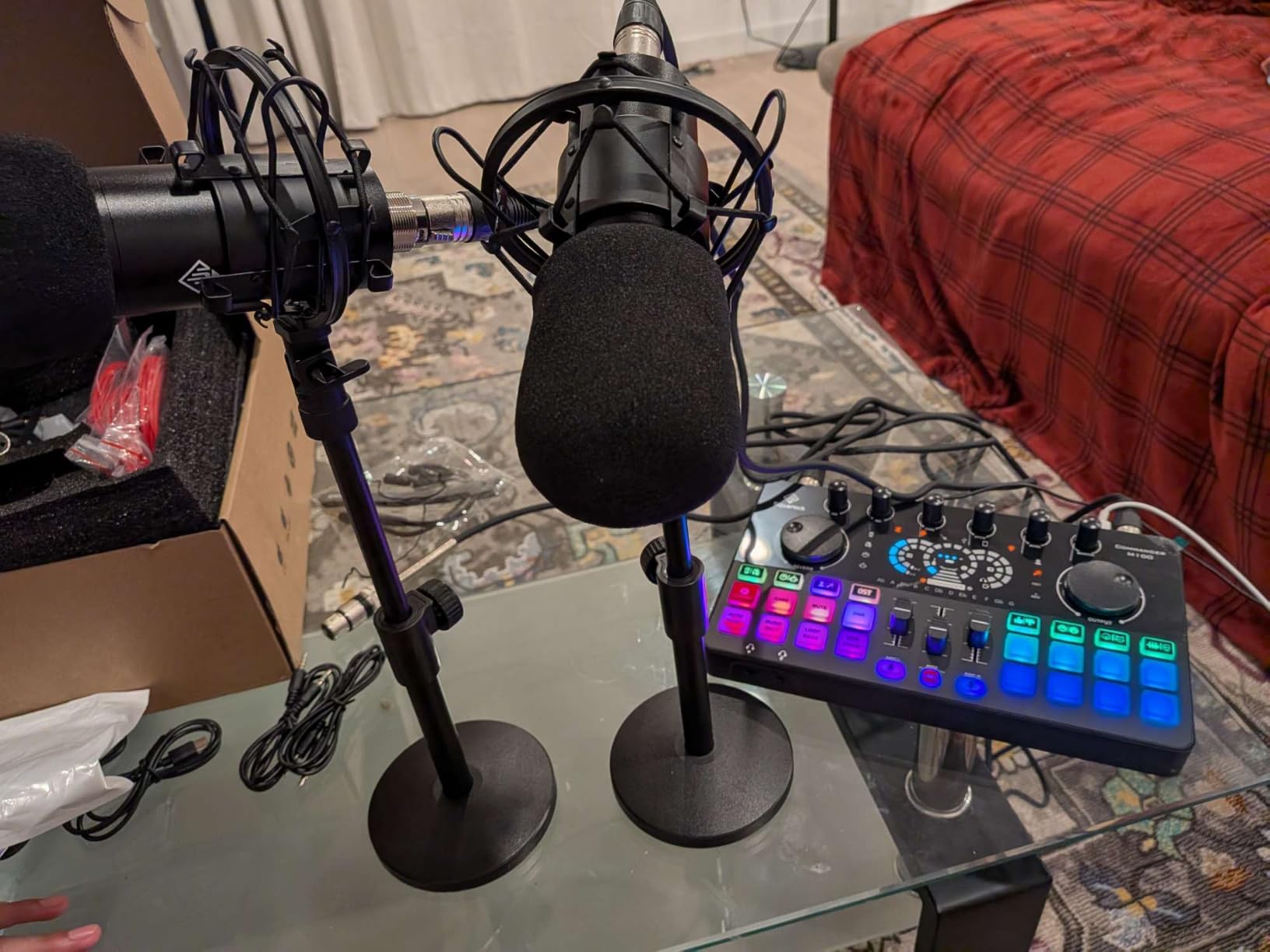 M100 Podcast Equipment Bundle for 4, Audio Interface with 4 Dynamic Microphone, 4 Desktop Mic Stands, Voice Change, DJ Mixer for Vocal Recording Podcasting,Streaming,Singing TikTok, COMMANDER M100 3rd customer photo 2