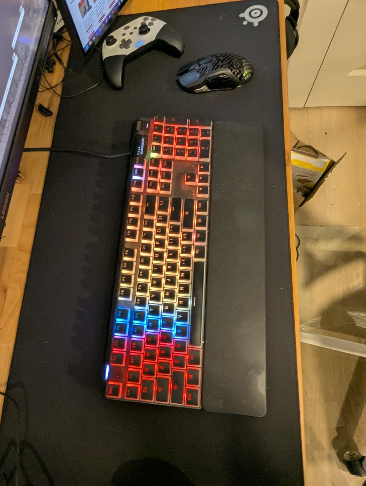 SteelSeries QcK XL Performance Speed Gaming Mousepad - Extra Density for a Smooth Glide - Low-Profile Edge Stitching - Non-Slip Neoprene Rubber Base - 15.75 x 34.43 inch - FPS, MOBAs, RTS, MMO customer photo 2