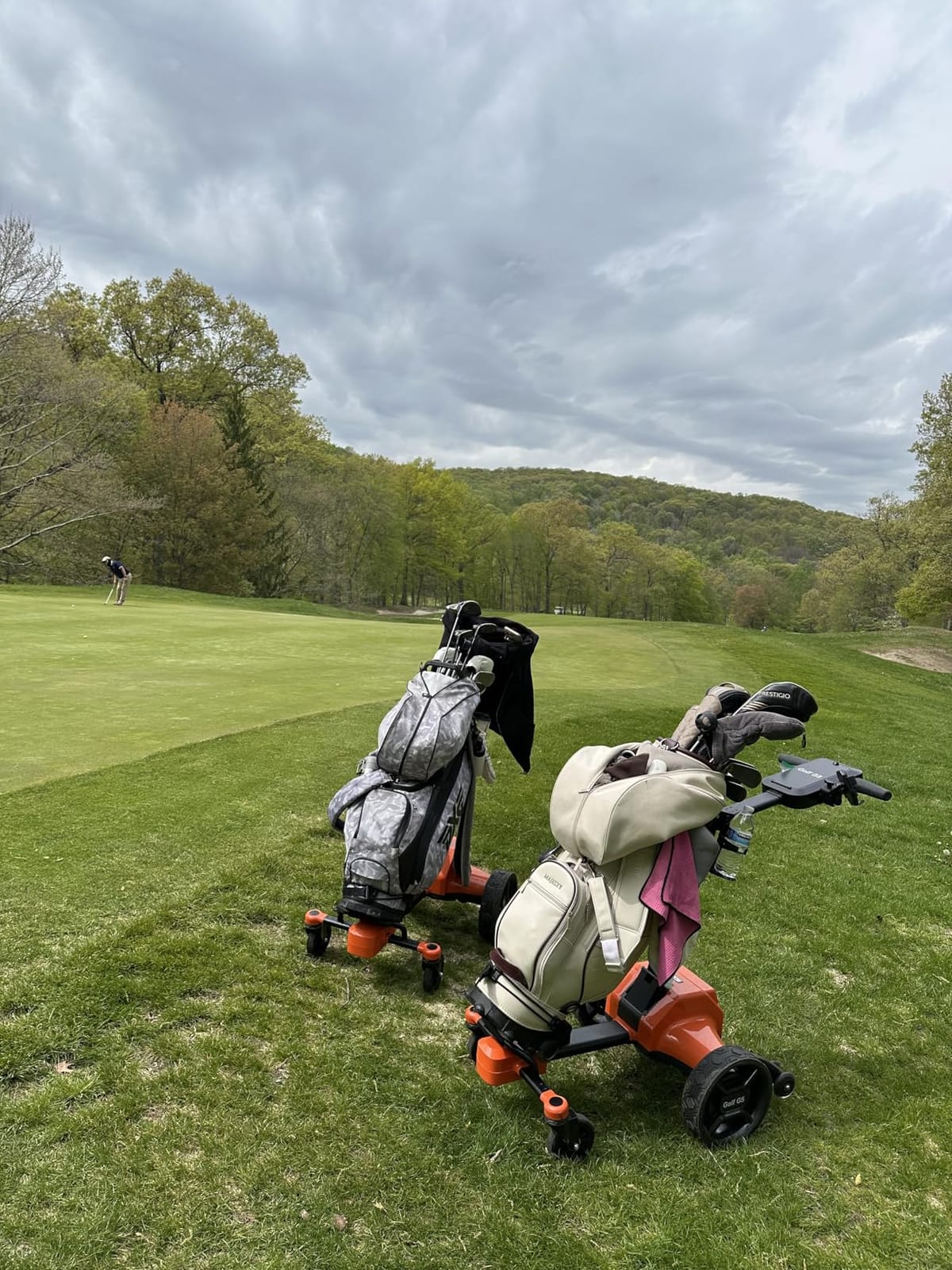 tianhong G5 Electric Golf Cart,Electric Golf Push cart Auto-Follow You,45 Hole Battery,All-Terrain Anti-Tipping,Electric Golf Push cart with Remote(APP/Manual Control), Foldable,Black+Orange customer photo 1
