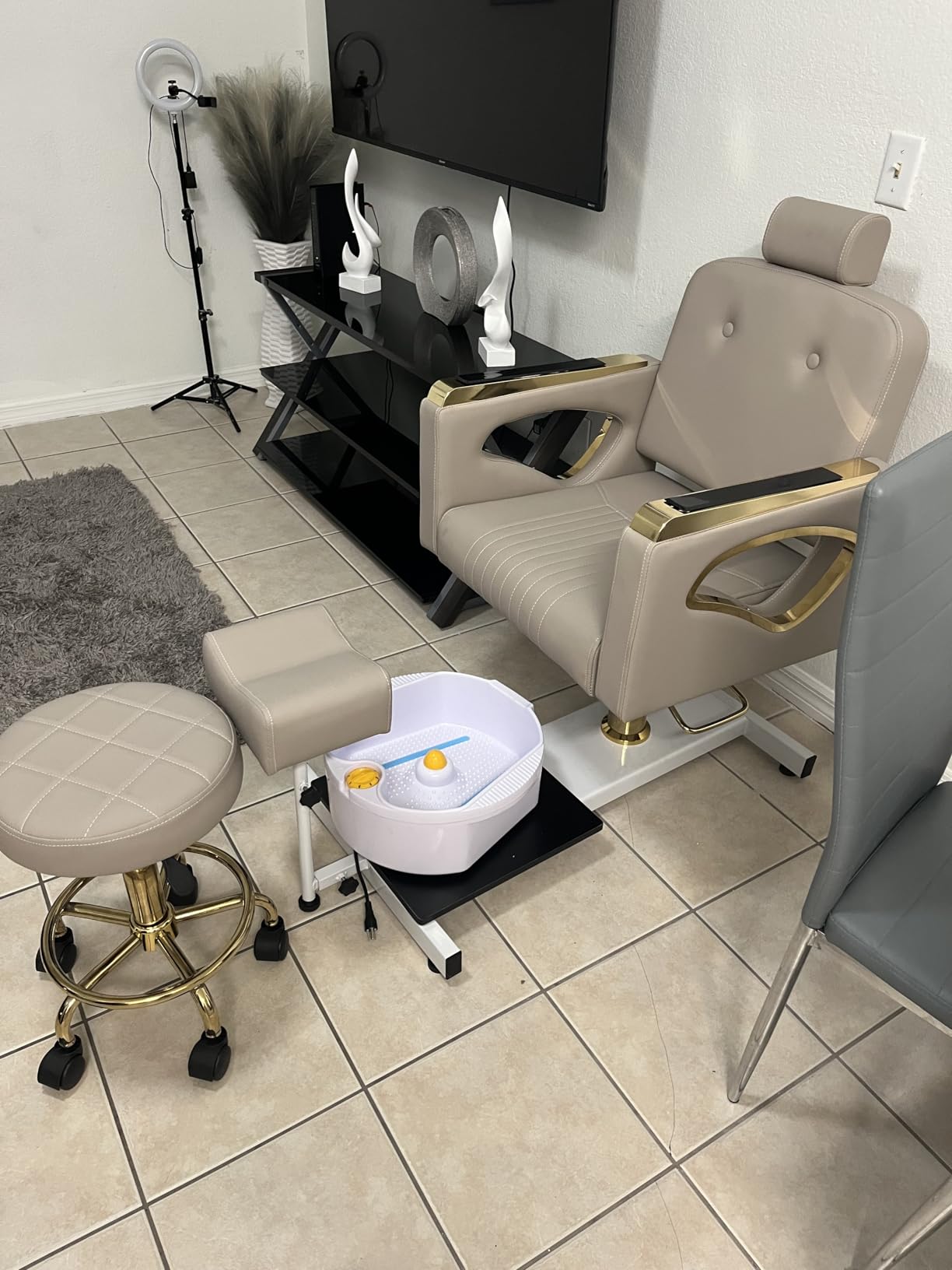 Reclining Spa Pedicure Chair, Pedicure Station No Plumbing for Nail Tech | 360° Swivel, Equipped with Hydraulic Pump, Rolling Pedicure Stool, Adjustable Footrest, Suit for Beauty Spa Salon, Black Gold customer photo 1