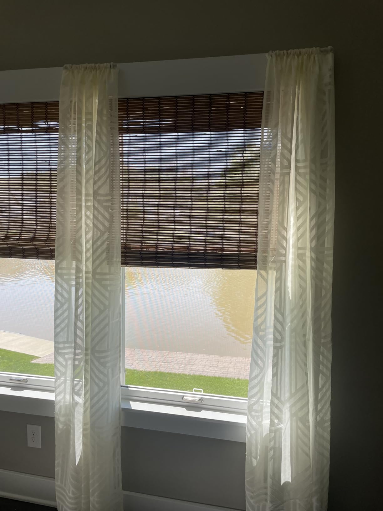 SEEYE Cordless Bamboo Blinds Shades, Light Filtering Bamboo Roller Shades Natural Roman Blind Shade, Roll Up Blind for Windows, Easy to Install for Door, Bedroom, 34.5