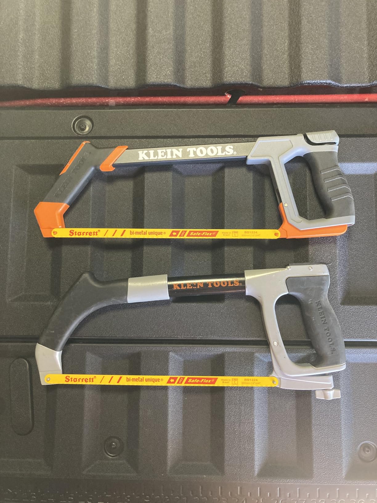 Klein Tools 31430 High Tension Hacksaw with Heavy Duty Frame, Converts to Jab Saw, Includes 12-Inch x 24 TPI and 6-Inch x 24 TPI Bi-Metal Blades, In-Frame Storage for Extra Blades customer photo 2
