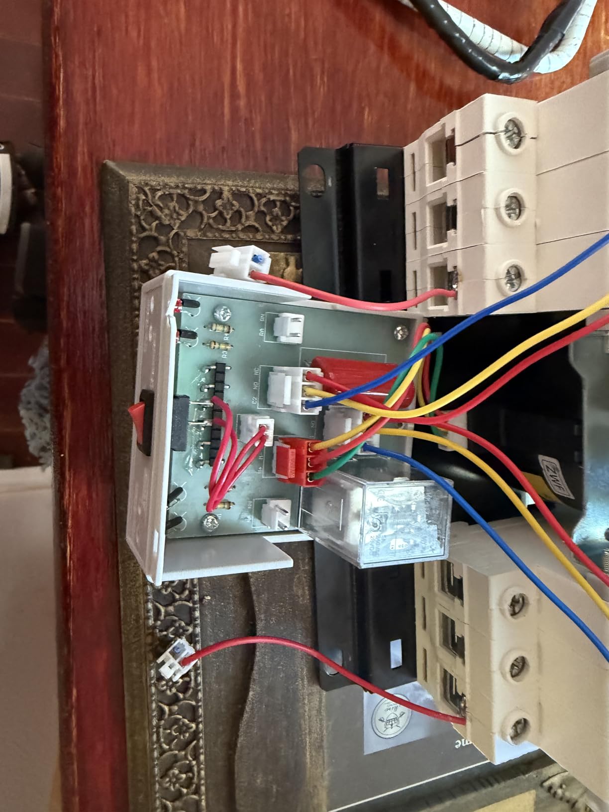125 Amp 3P Dual Power Automatic Transfer Switch, 120/240V Generator Changeover Switch, with Metal Electrical Box for Outdoor and Indoor customer photo 1