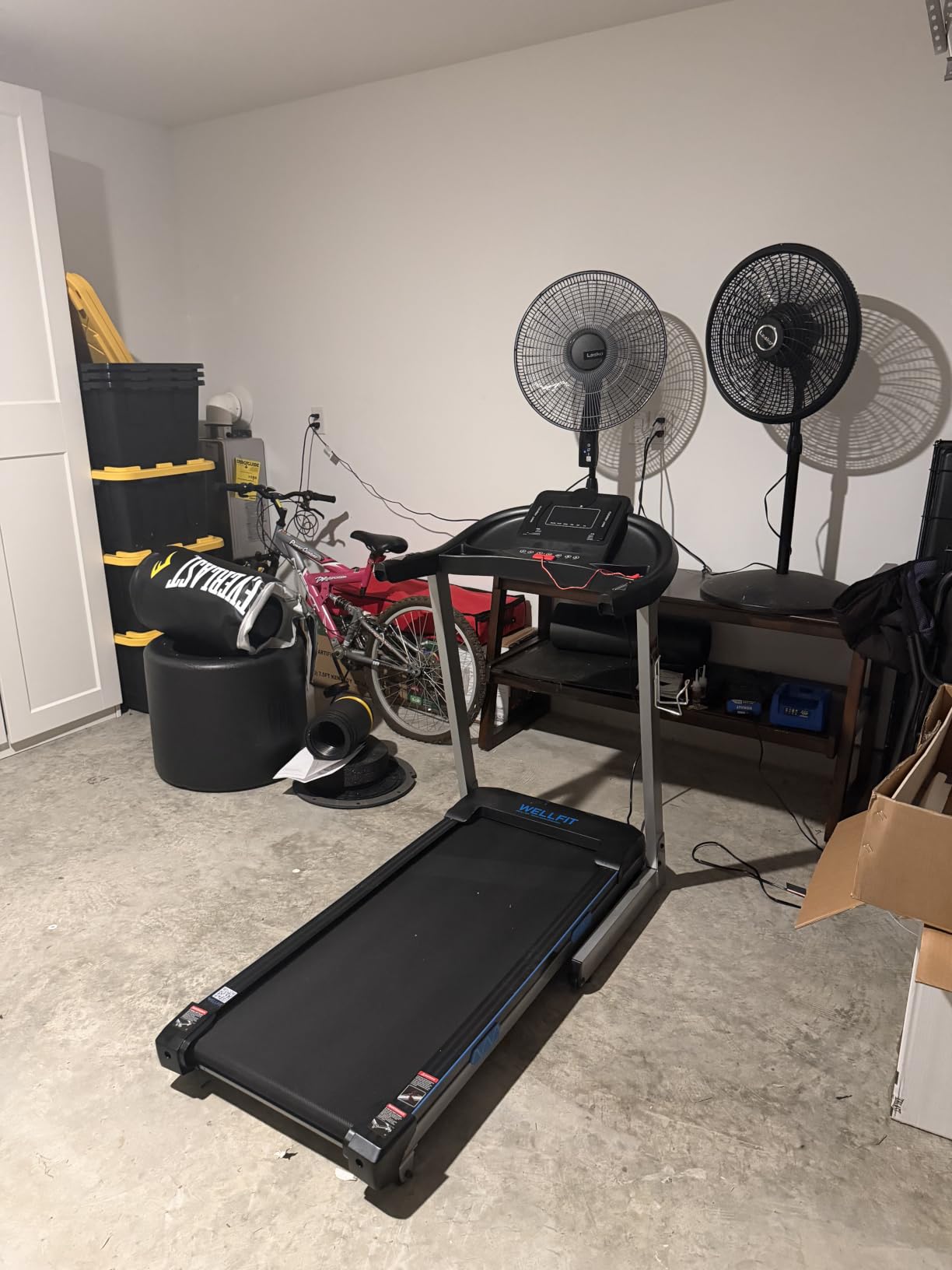 WELLFIT Home Treadmill 400+LB Capacity, 4.0HP Heavy Duty Treadmill Foldable | Small Commercial Treadmills with 15% Auto Incline, Climb Running, with Safety Handrail, Wide Belt 18*43 in, 95% Pre-installed customer photo 1