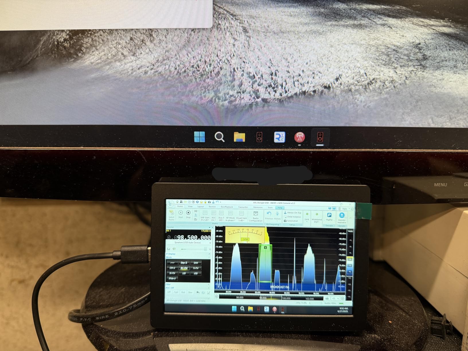 Hosyond 5 Inches USB C Mini Monitor 1024x600 IPS LCD Screen Type C Secondary Screen Display for PC Laptop Windows customer photo 1