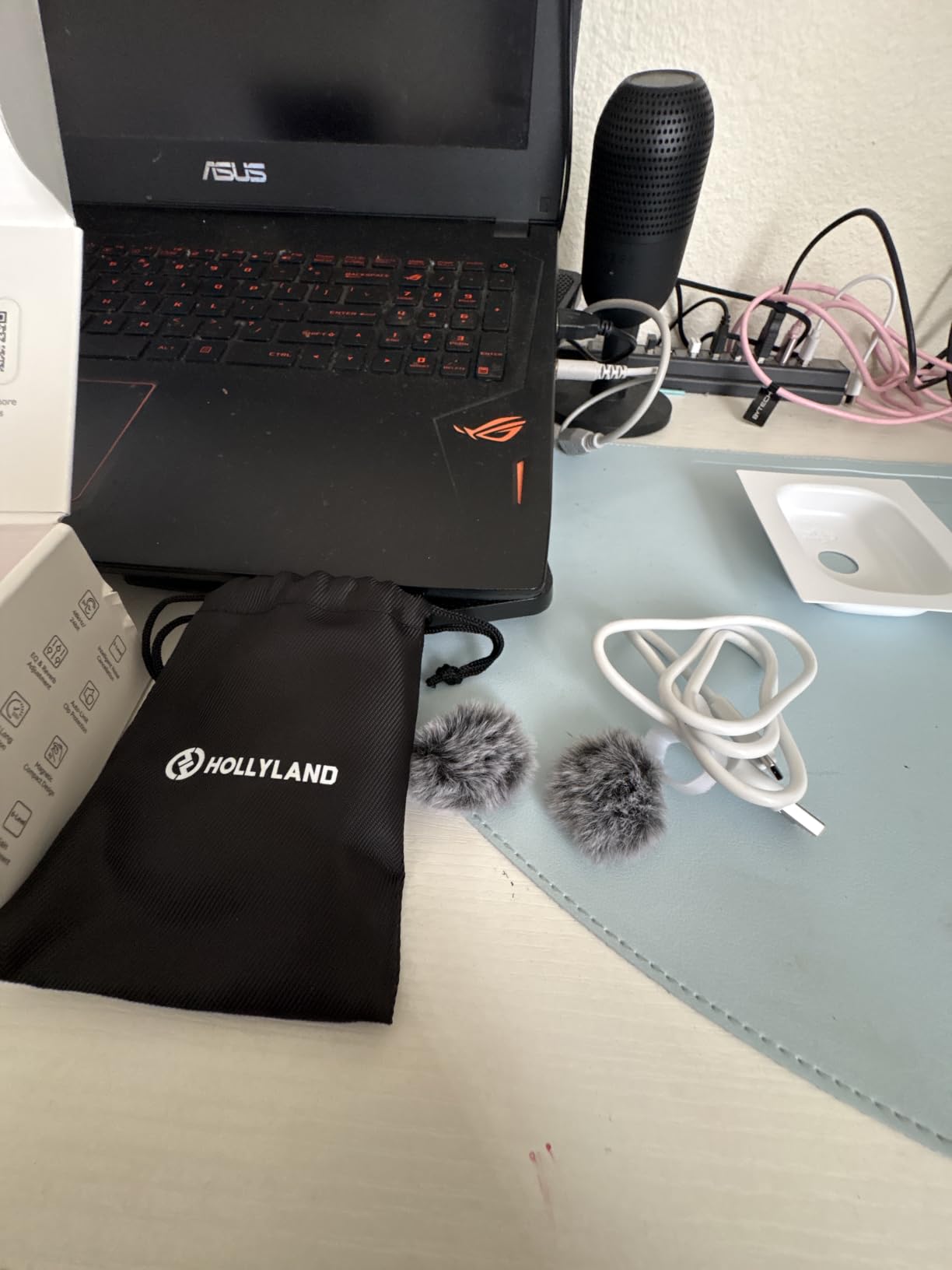 Hollyland Lark A1 Wireless Microphone for iPhone 17/16/15 & Android, 48kHz/24-bit, 3-Level Intelligent Noise Cancel, Mini Mic for YouTube, Podcast, Vlogging (Black, 2TX + USB-C RX + Charging Case) customer photo 1