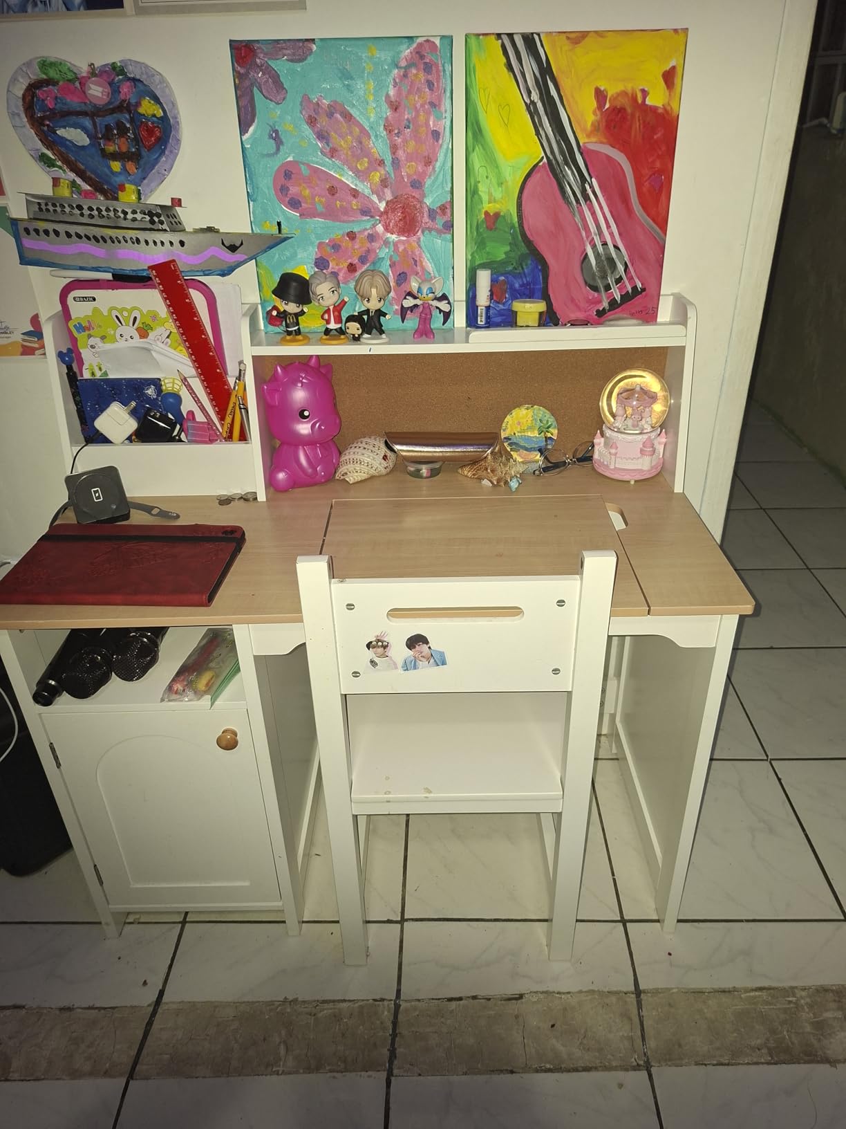 Treocho Kids Study Desk and Chair Set, Kids Desk with Hutch and Tiltable Desktop for 3-8 Years Old, Wooden Children Study Table with Storage Cabinet, Student Writing Desks Bedroom, Home School, White customer photo 2
