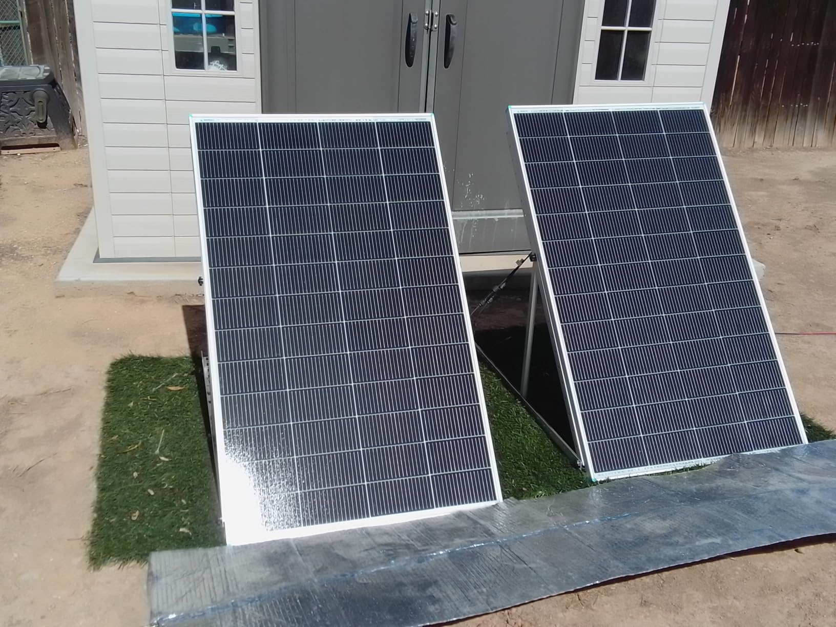 Renogy Solar Panels 400 Watt N-Type, 16BB 25% High-Efficiency | 2PCS 200W Solar Panels for RV Class B Van Marine Cabin Roof Home Farm and Other Off-Grid Systems, IP67 customer photo 2