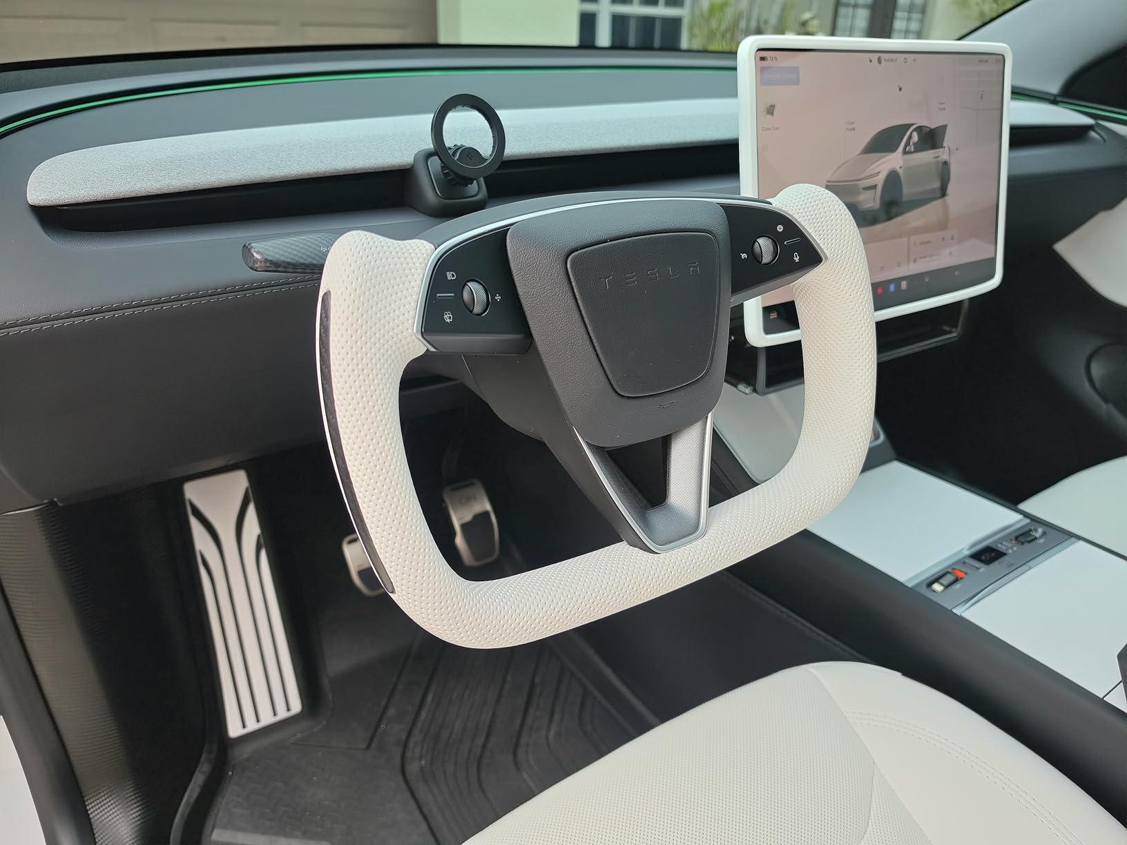 Model Y Juniper Yoke Steering Wheel 2026 2025, Nappa Leather Steering Wheel for Tesla Model Y Juniper 2026 Accessories With Heating Function No Front Trim (Black Perforated, Glossy Carbon Fiber) customer photo 1