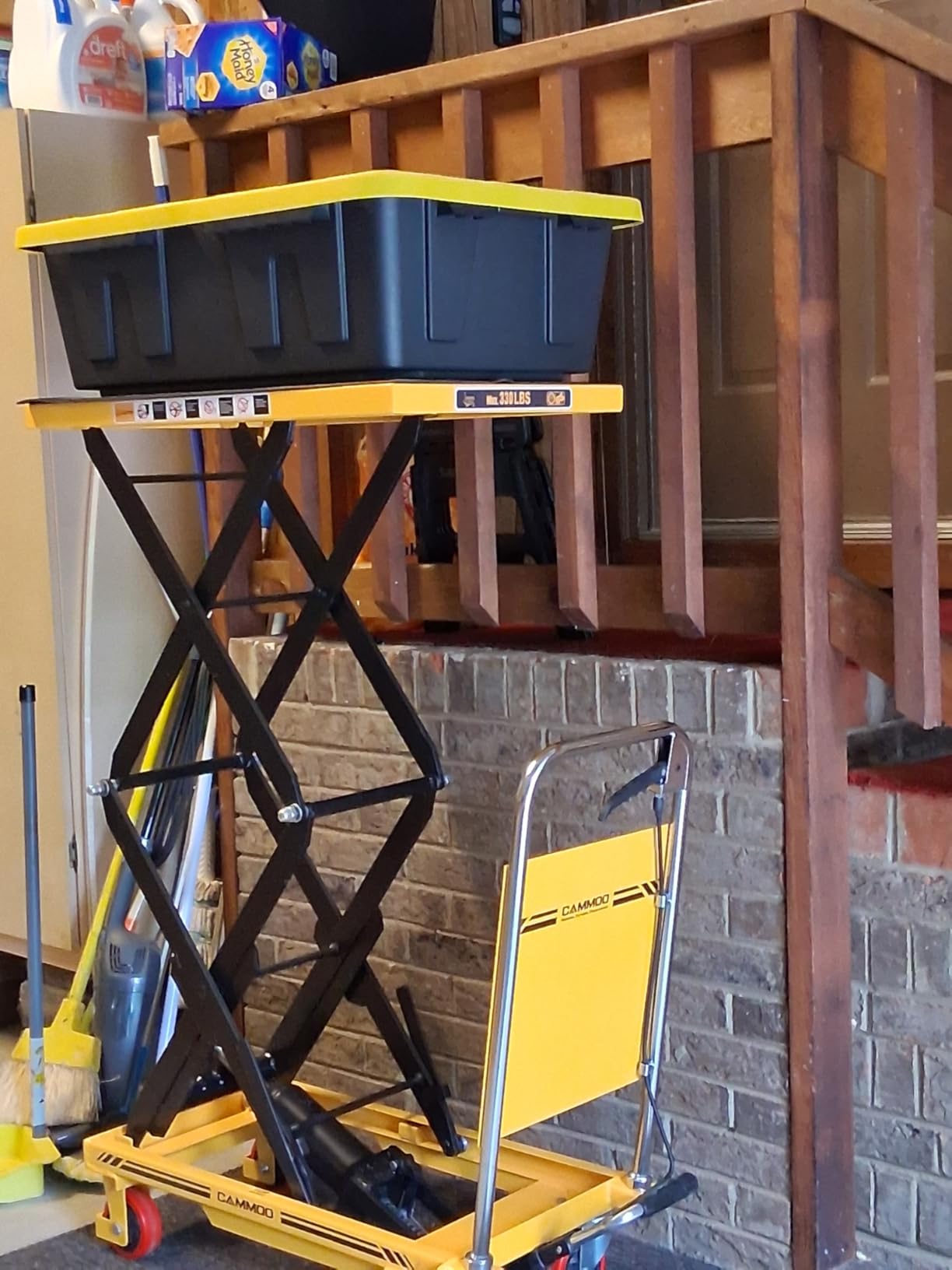 CAMMOO Hydraulic Lift Table Cart, 330 lb Double Scissor Lift, Yellow customer photo 1