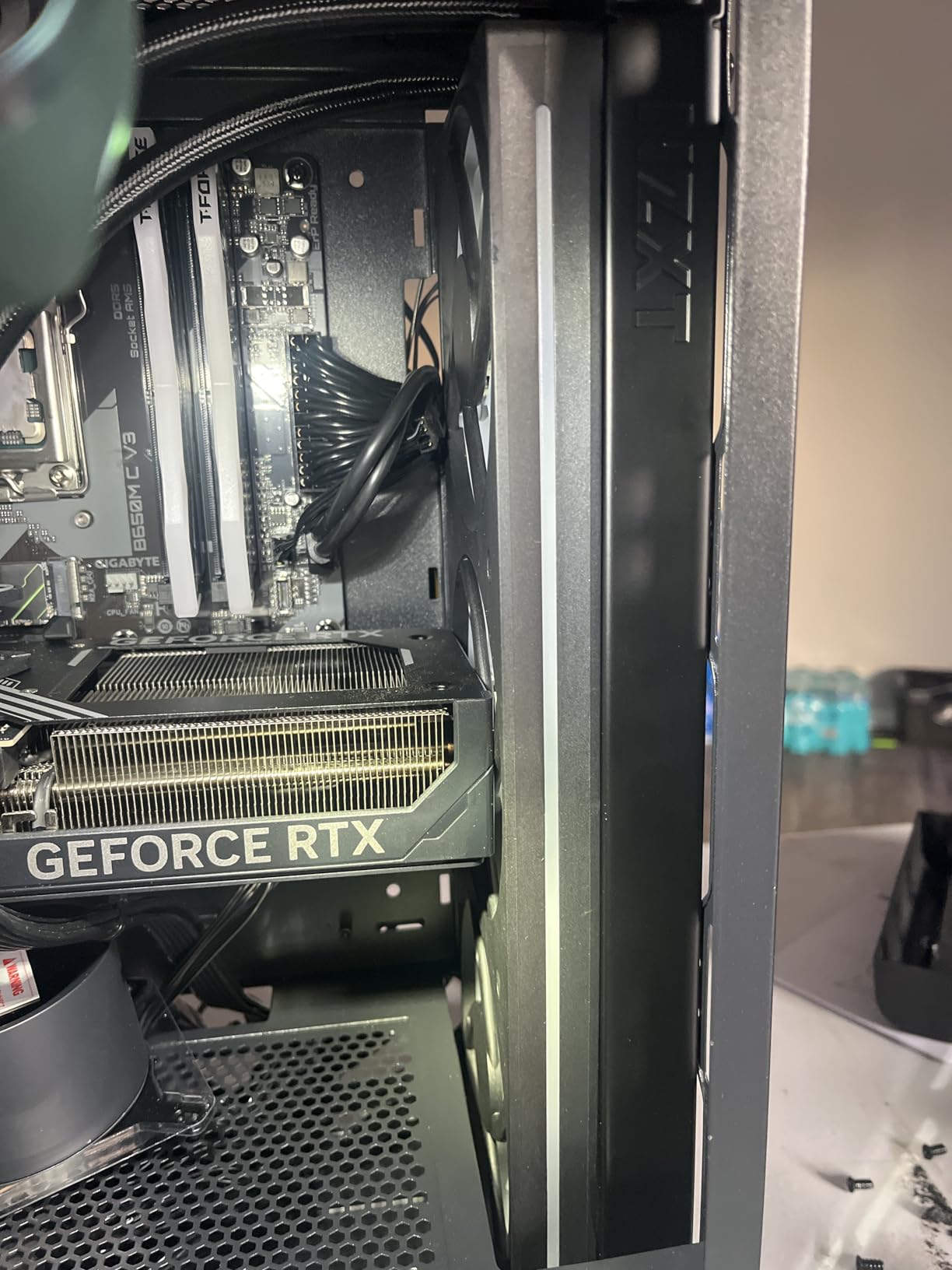 NZXT Kraken Plus 360 RGB - 360mm AIO CPU Cooler, LCD - White customer photo 1