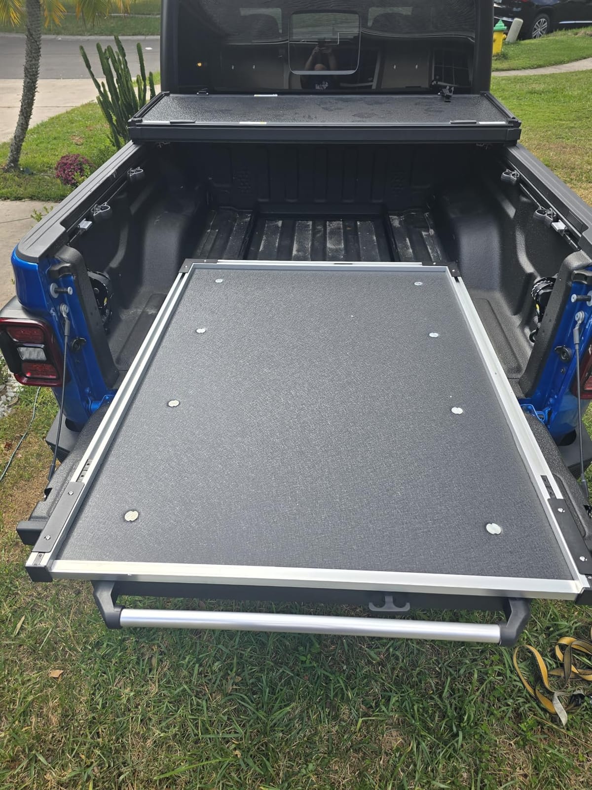 VEVOR Sliding Truck Bed Organizer, 65 x 48-Inch Heavy Duty Truck Bed Storage Drawer with 1000 lbs Capacity customer photo 2