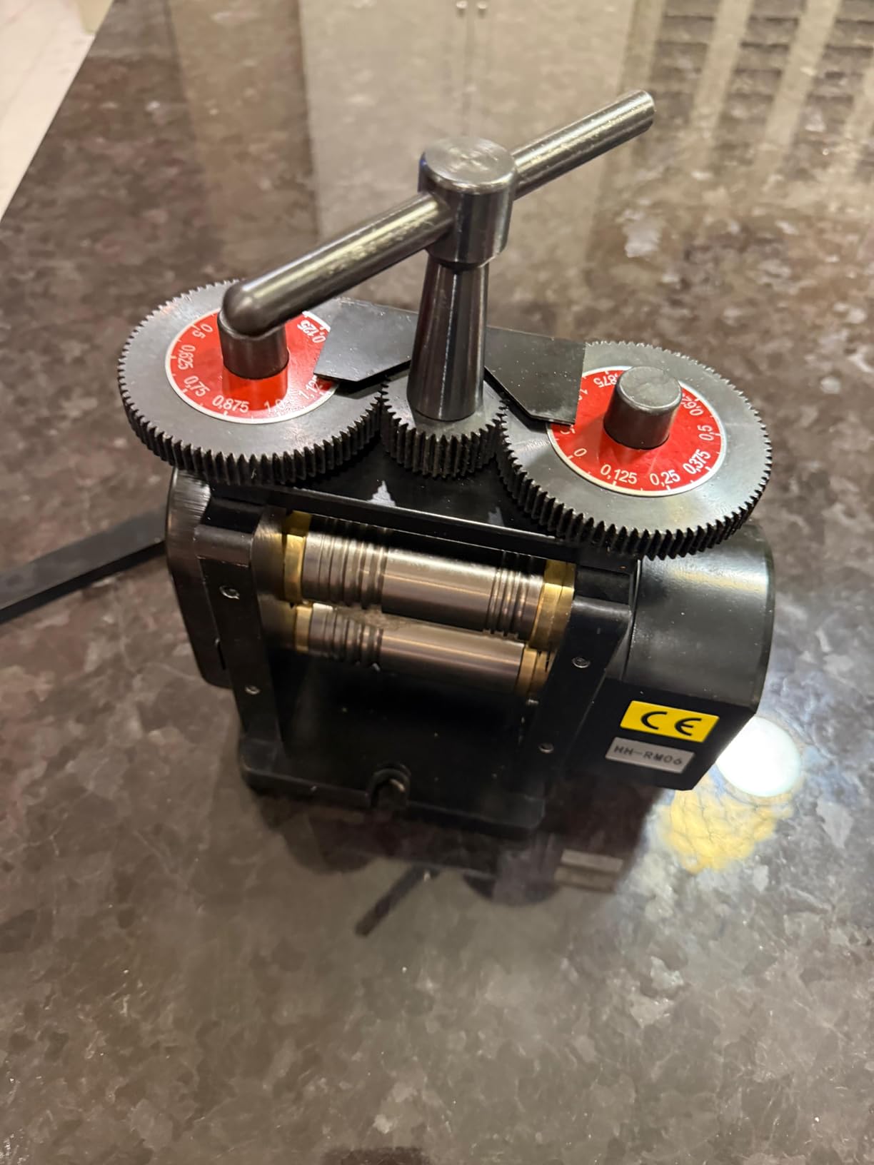 Lakimi Manual Jewelry Rolling Mill Machine 90mm Flat Roller | 4:1 Gear Ratio, Adjustable 0.1-4mm Thickness, Metal Sheet & Wire Flattening Tool LK-RM06 customer photo 1