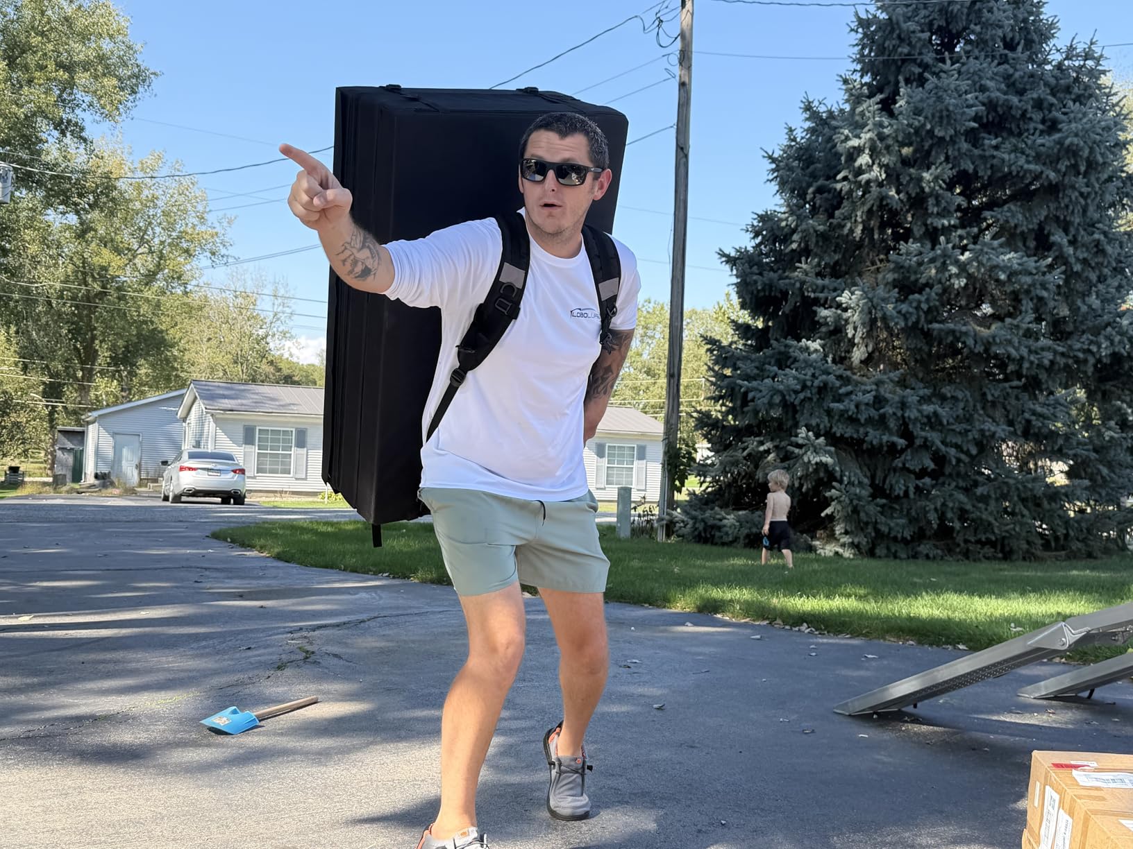 Tri-Fold Rock Climbing Crash Pad w/Adjustable Backpack Straps - Supplemental Bouldering Crash Pad - Durable Climbing Crash Pad, Lightweight & Portable customer photo 1