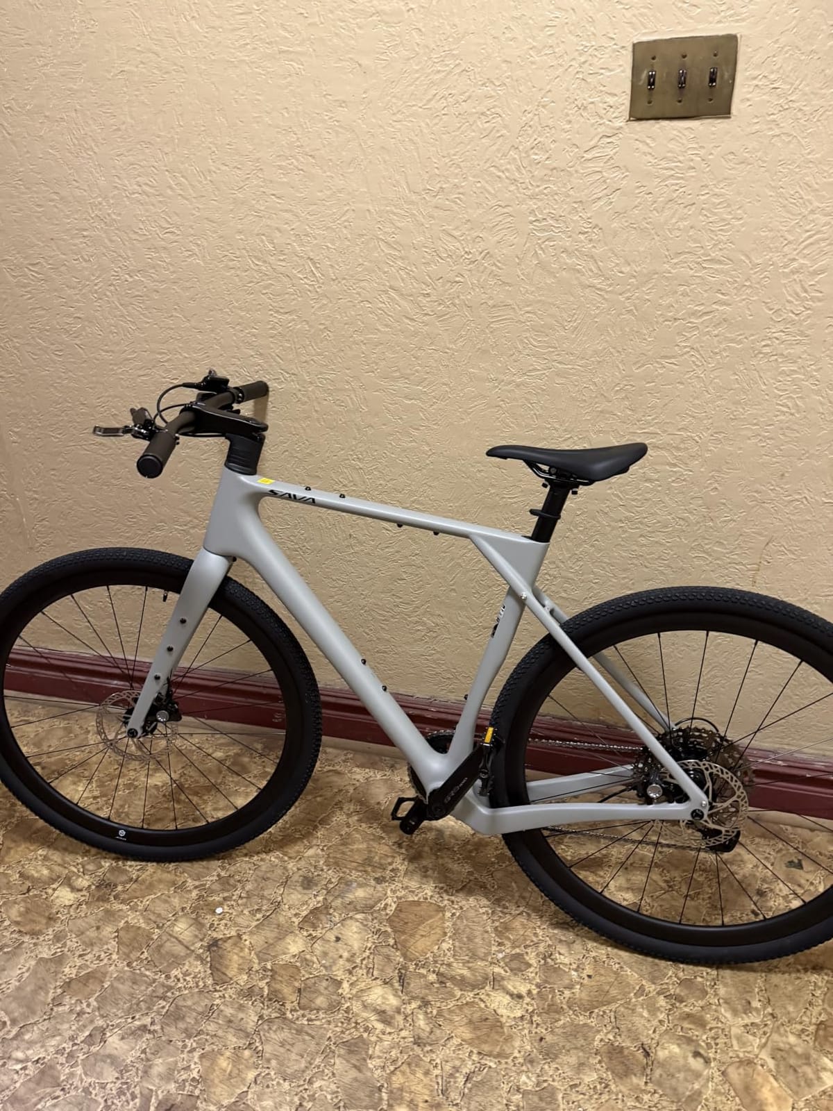 SAVADECK Carbon Gravel Bike - T800 Carbon Frame & Fork | Shimano U6000 11-Speed Groupset | Hydraulic Disc Brakes | 700CX40mm All-Terrain Tires customer photo 1