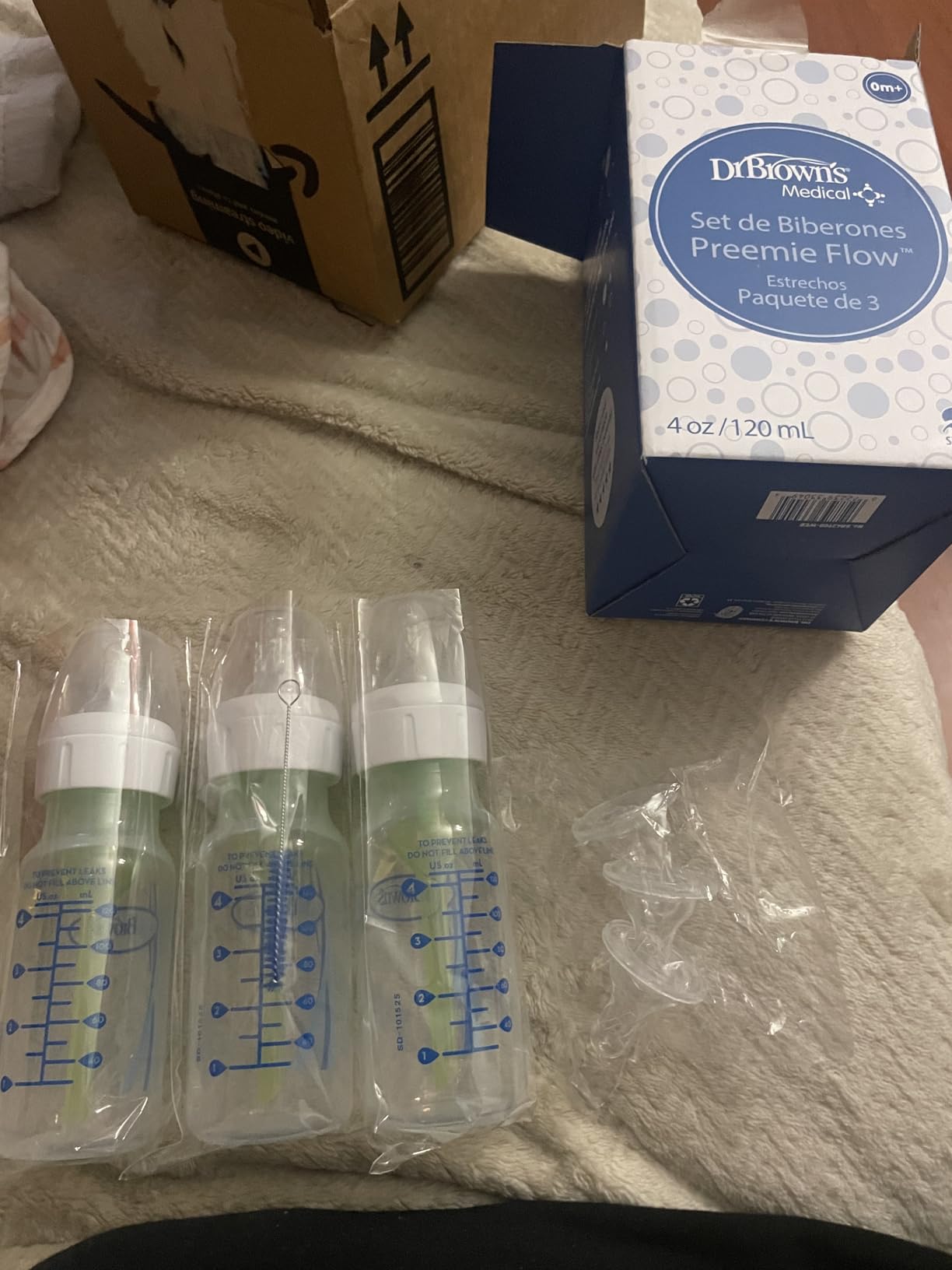 Dr. Brown's Preemie Flow Bottle Set, Anti-Colic Options+ Baby Bottles with Preemie Flow and Level T Nipples, 4oz/120mL, 0m+ – 3 Pack customer photo 1