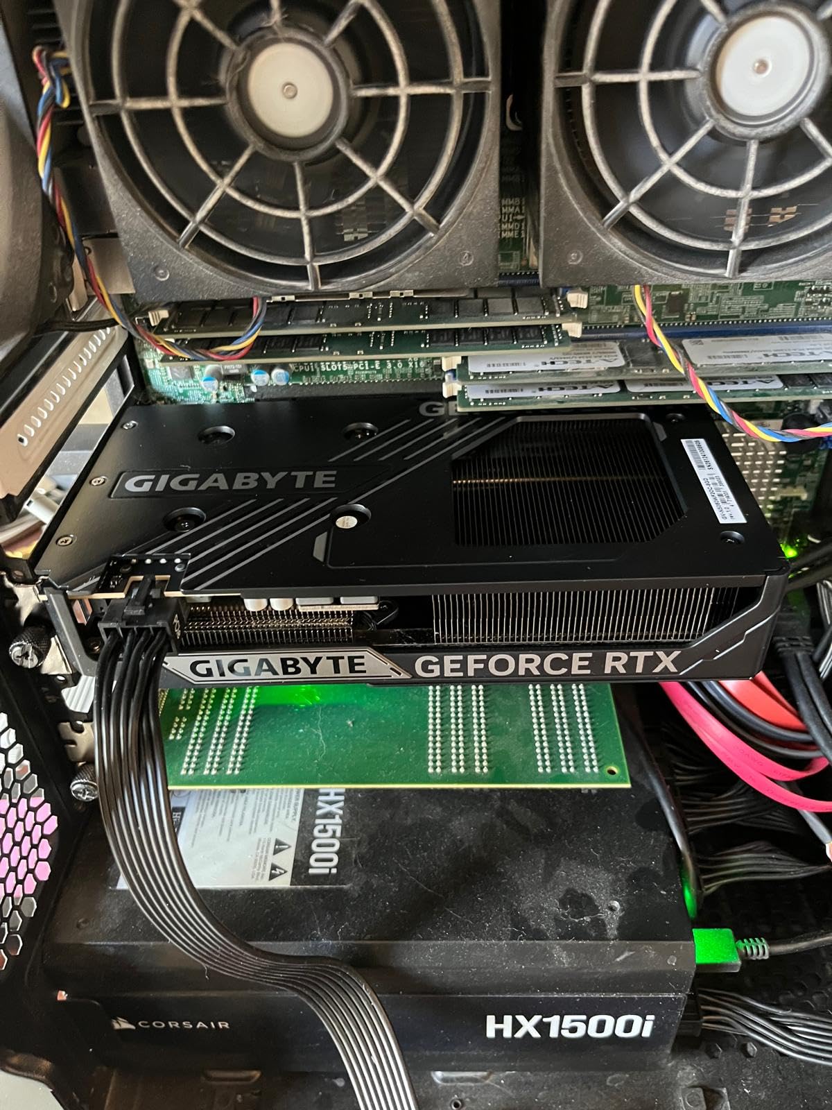 GIGABYTE GeForce RTX 5060 WINDFORCE OC 8G Graphics Card customer photo 2