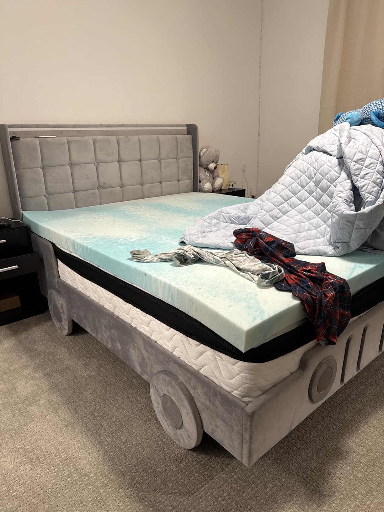 Keyluv Twin Car Bed Frame with LED Lights and Charging Station, Upholstered Platform Bed with Button Tufted Headboard and Wheels, Velvet Grey customer photo 2