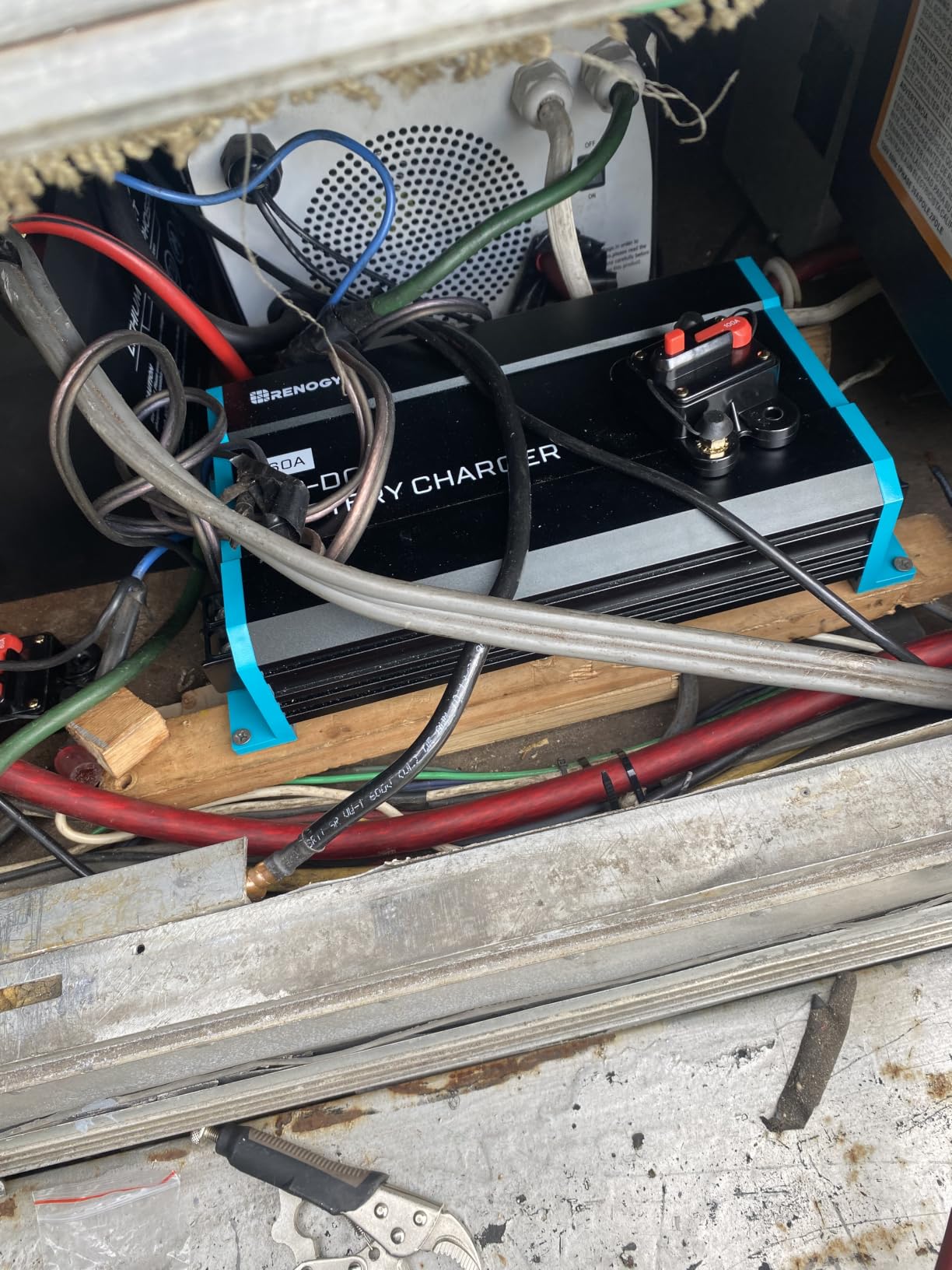 Renogy REGO 60A 12V DC-DC Battery Charger for Lithium/AGM/Gel, for RVs customer photo 1