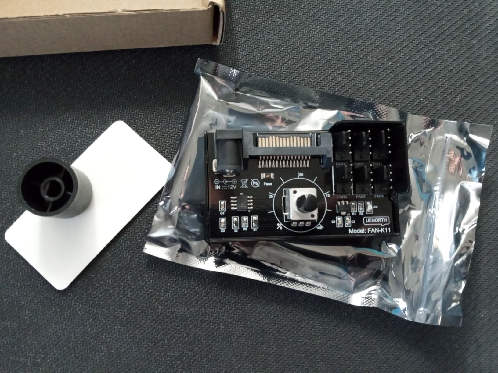 4 Pin 12V PWM Fan Controller 6 Fans Supported, PC Fan Adapter Hub Powered by SATA and DC 5525, Cooling Fan Speed Knob with Max Total 60W 5A Output customer photo 2