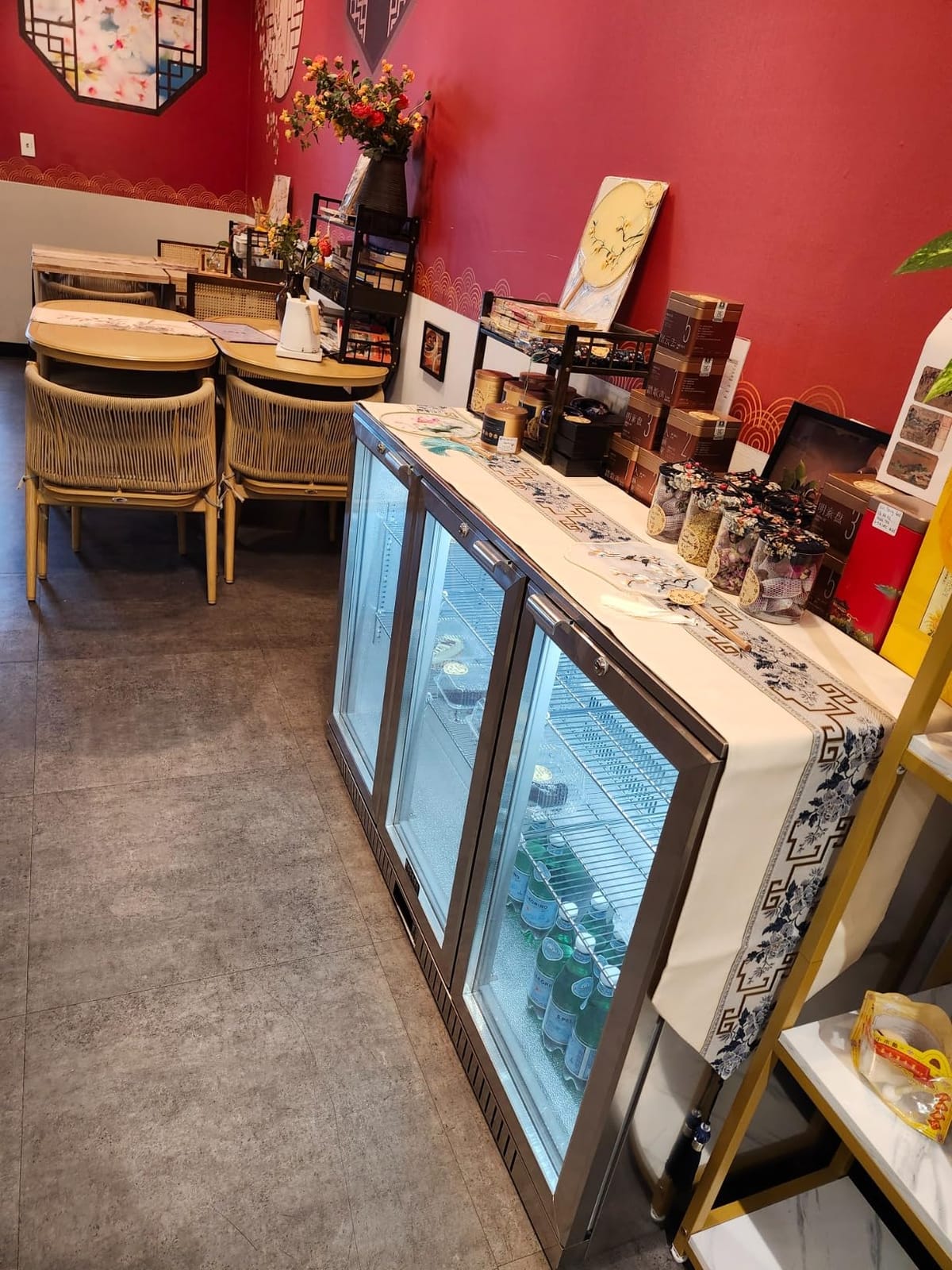 BODEGA BODEGACOOLER Back Bar Cooler With 2 Glass Doors, 7.4 Cu.Ft Stainless Steel Commercial Back Bar Fridge with LED Lighting, Counter Height Bar Beverage Cooler for Beer, Soda Drinks, Wine customer photo 1