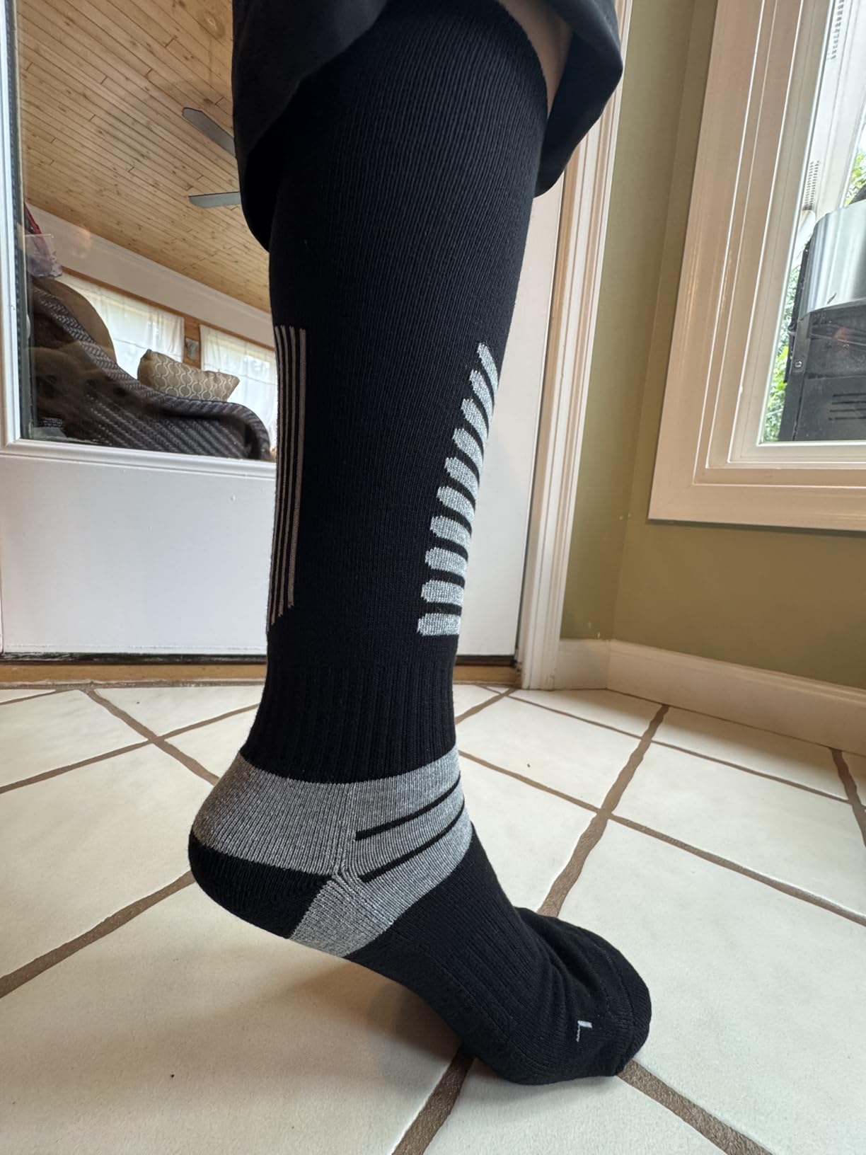 Heated Socks, 5V 6000mAh Rechargeable Heated Socks for Men Women, Electric Heated Socks with 4 Heating Levels for Outdoors Working Skating Skiing Hunting Hiking Cycling customer photo 2