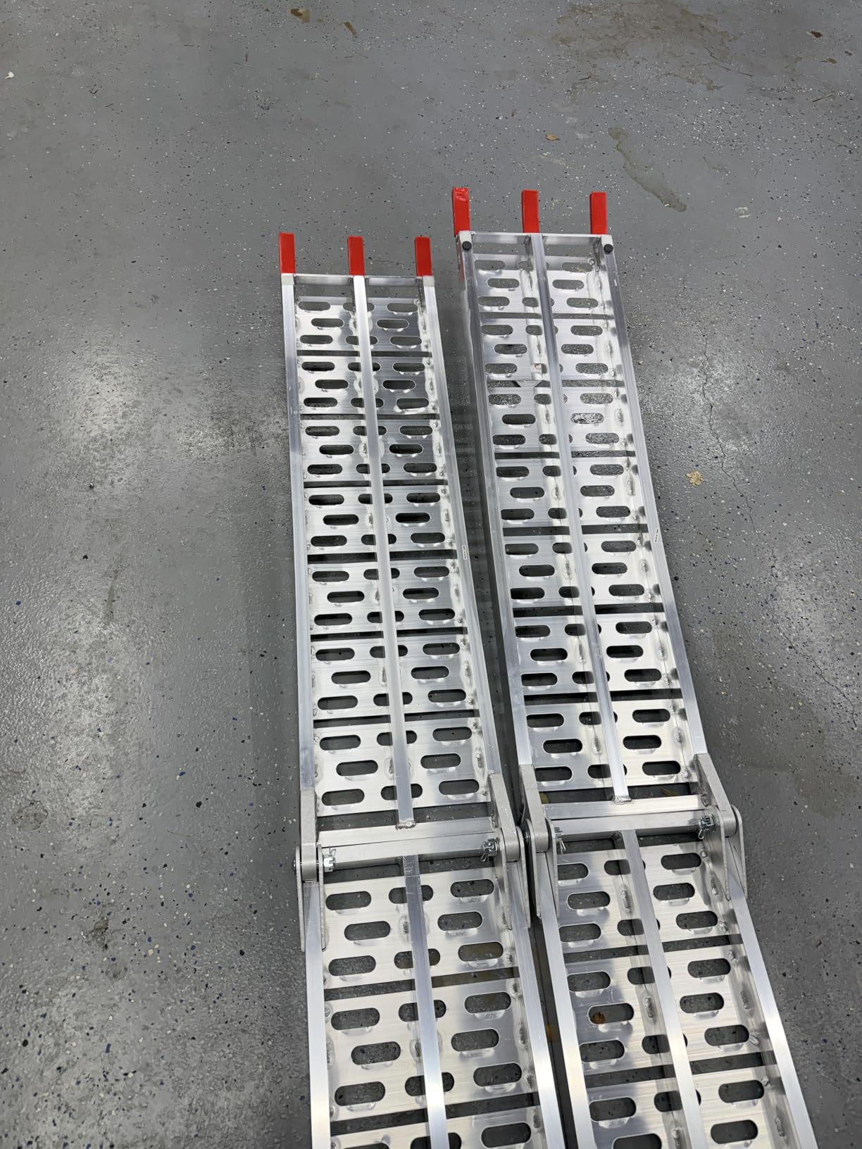 Aluminum Motorcycle Ramp for Pickup Trucks, 7.5 ft Folding Dirt Bike Loading Ramp, Punched Plate Surface, 750 lb Capacity, Rubber-Tipped Fingers, Strap Included, 89 x 12 in, 1 Pc customer photo 1
