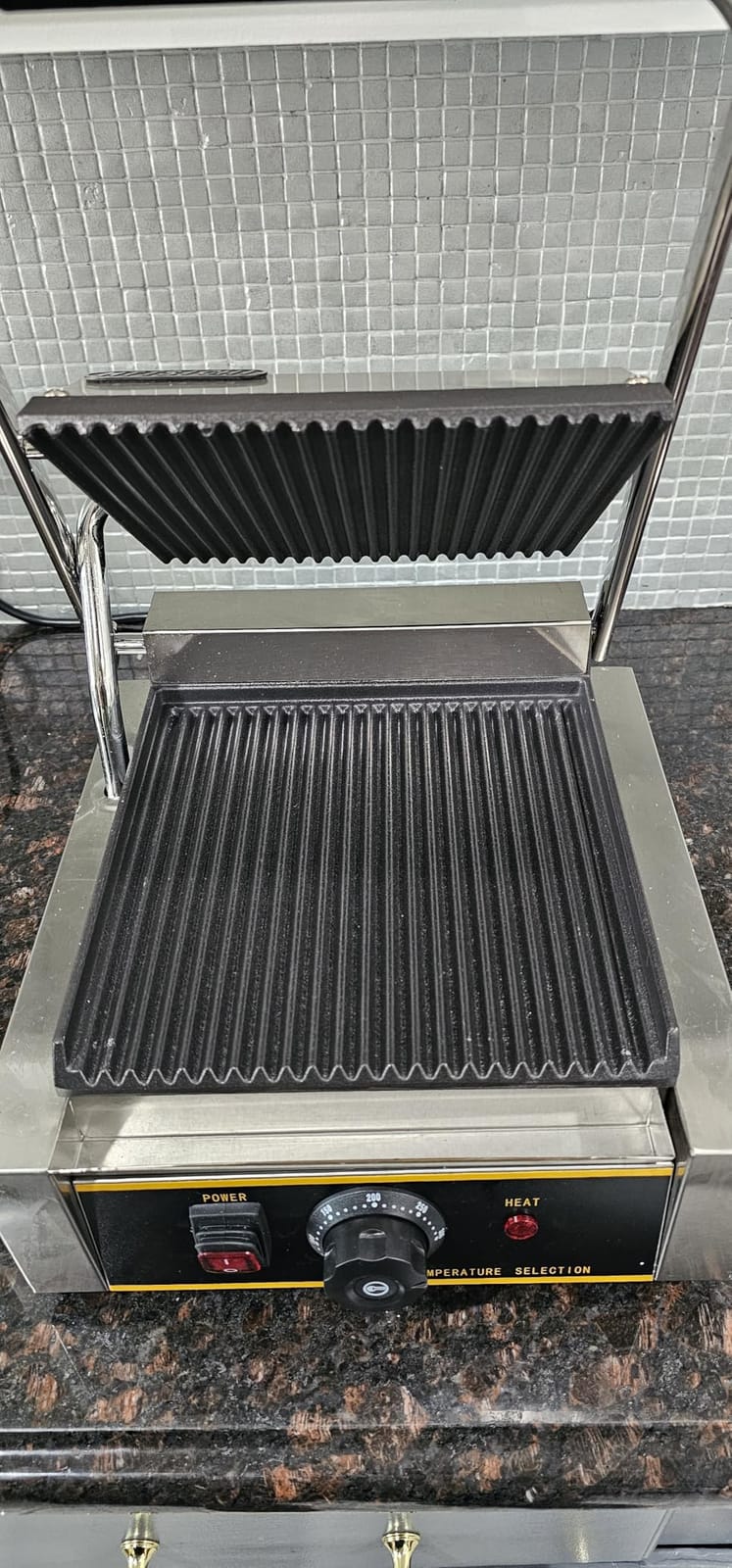 Commercial Panini Press - 1800W Commercial Electric Panini Sandwich Grill w/Nonstick Coating & Adjustable Temp, Panini Grill Press w/ 9
