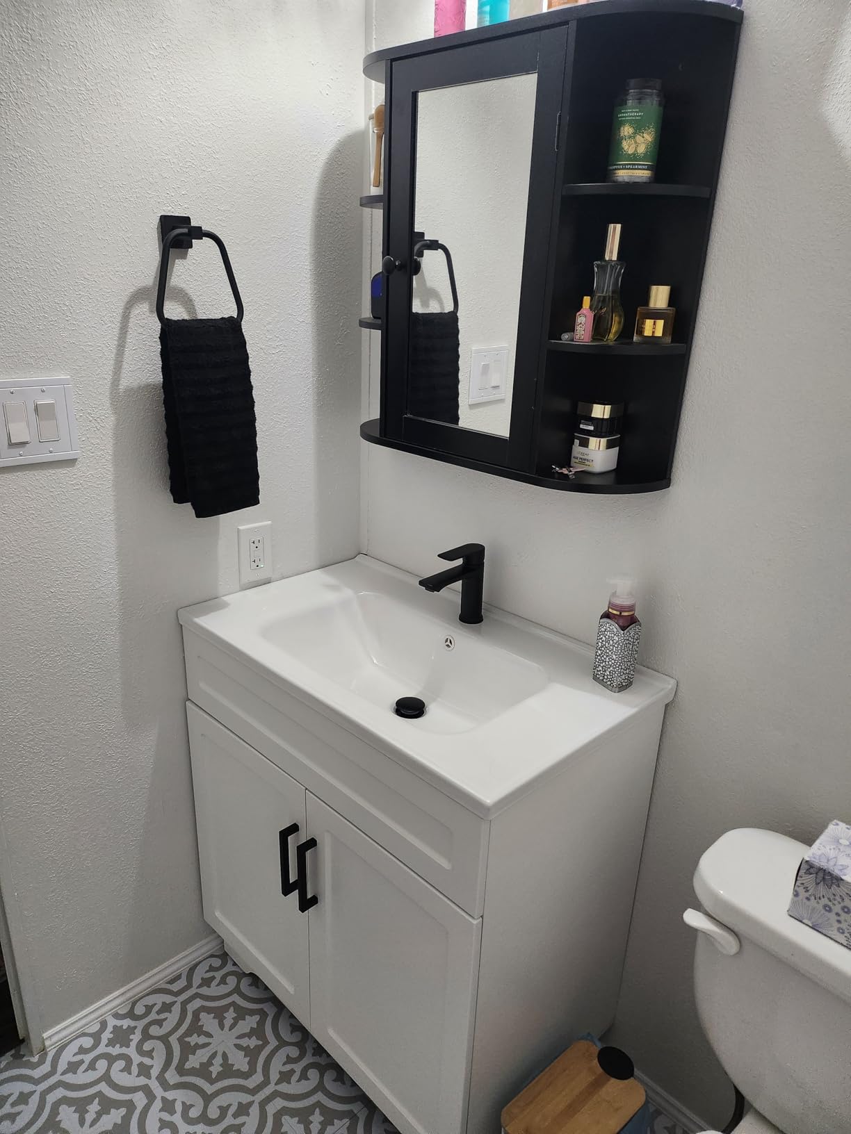 Smhxo Floating Bathroom Vanity with Sink, 40 Inch Wall Mounted Bathroom Vanity with 2 Drawers and Wave-Carved Design Door, Modern Wooden Cabinet with Ceramic Sink and Storage, White customer photo 1