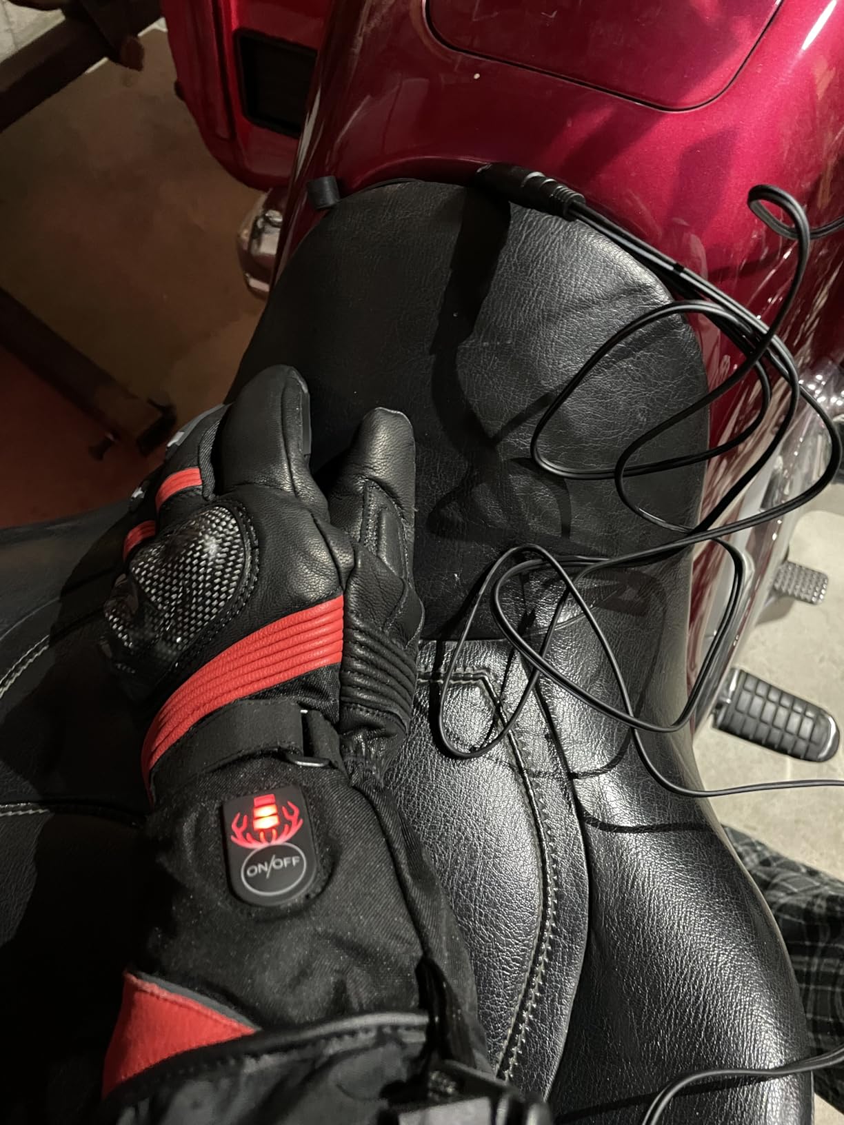 SNOW DEER Heated Motorcycle Gloves for Men Women, 3000mAh Rechargeable Battery, Dual Heating Zones (Fingers and Back Hand), Waterproof Windproof Cold Weather, 3 Heat Settings, Touchscreen customer photo 2