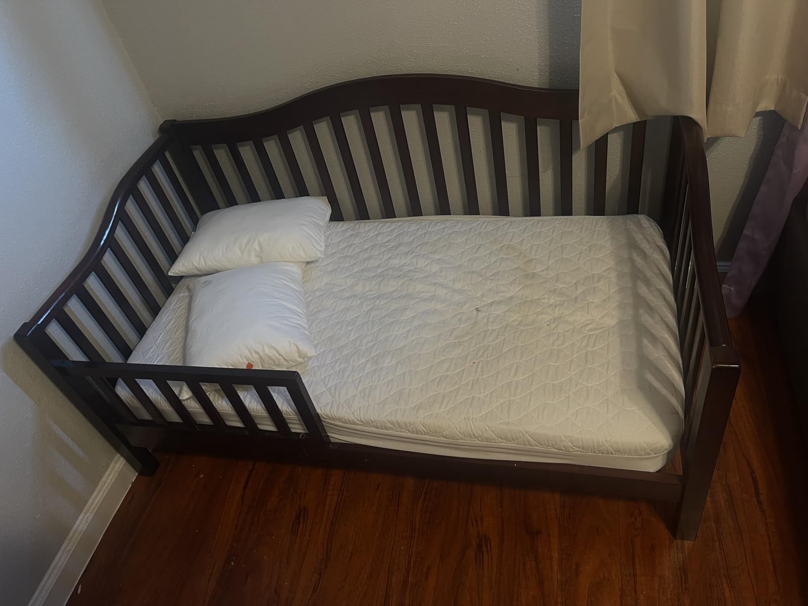 Dream On Me Austin Wooden Toddler Day Bed for Kids, Meadow Green | GREENGUARD Gold Certified & BSA Verified, Low-to-Floor Design, Removable Safety Guardrail, Solid New Zealand Pinewood customer photo 1
