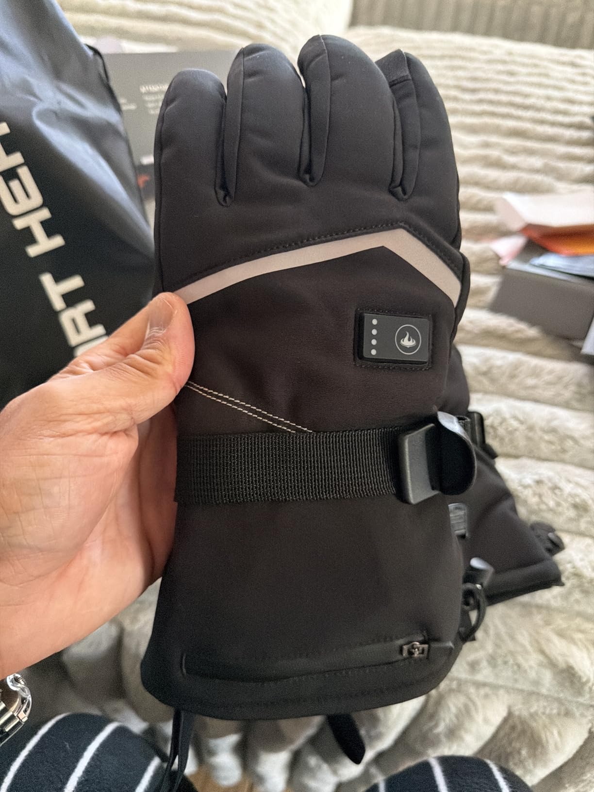 Heated Gloves, Rechargeable Heated Gloves for Men Women, Waterproof Electric Heating Ski Gloves with Touchscreen for Cold Weather Motorcycle Skiing Snowboarding Hiking Hunting Gifts customer photo 1