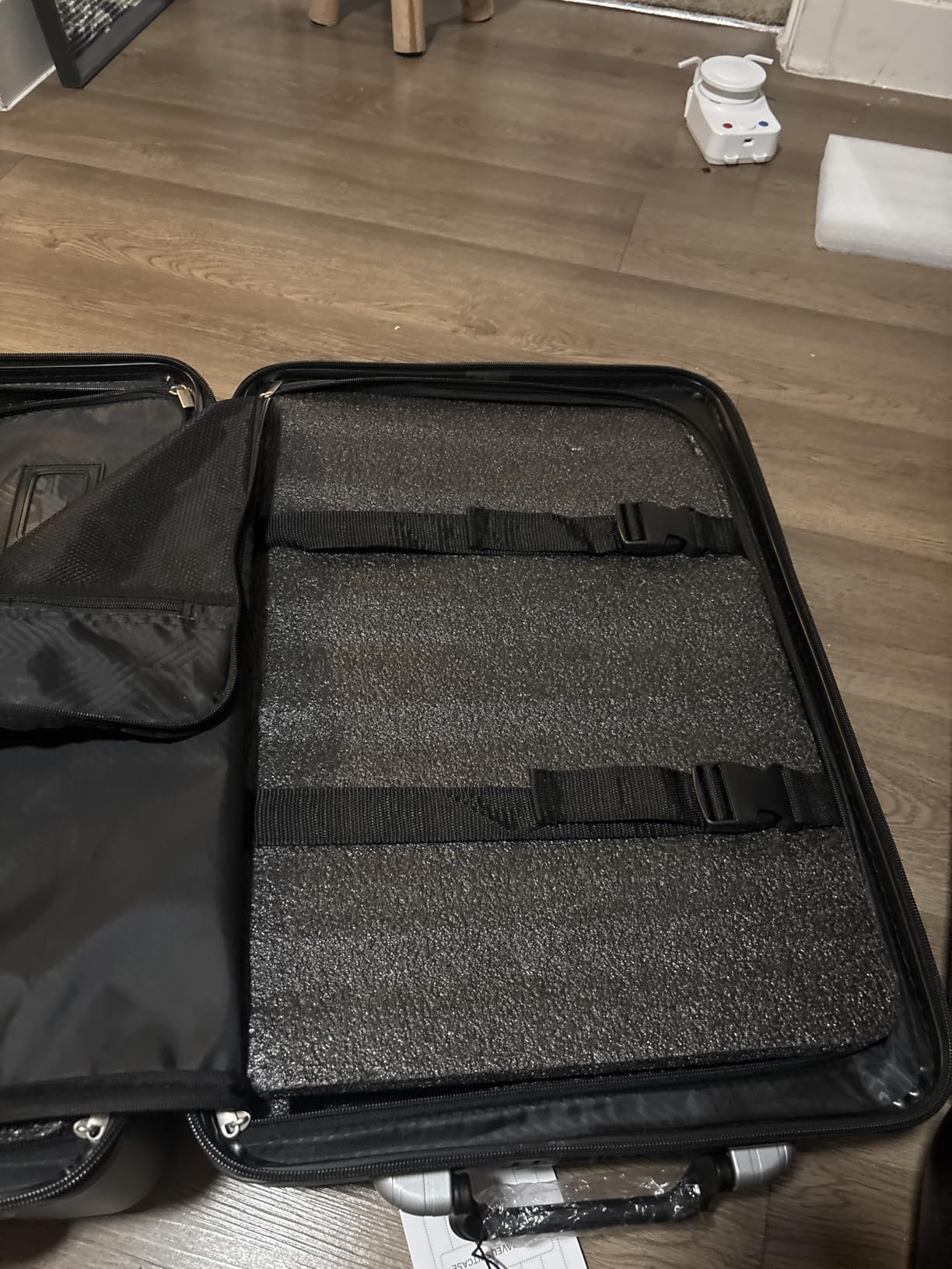 BRANTMAKER Wine Suitcase for Airplanes 12 Bottle, Removable Foam Insert | Wine Luggage for Hard PC Shell with Hinomoto Double Wheels and TSA Approved Lock, Hold 2-12 Standard 750ml Wine Bottle, Black customer photo 1