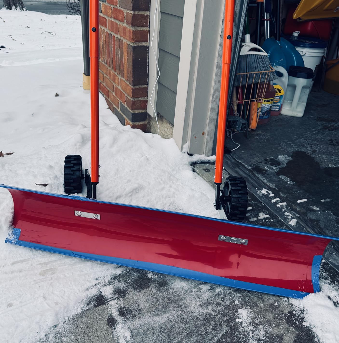 VEVOR Snow Pusher, 36 inch Wide Push Snow Shovel Plow for Driveway, Sidewalks and Doorways with Segmented Handle, Ergonomic Grip and HDPE Plastic Blade customer photo 2