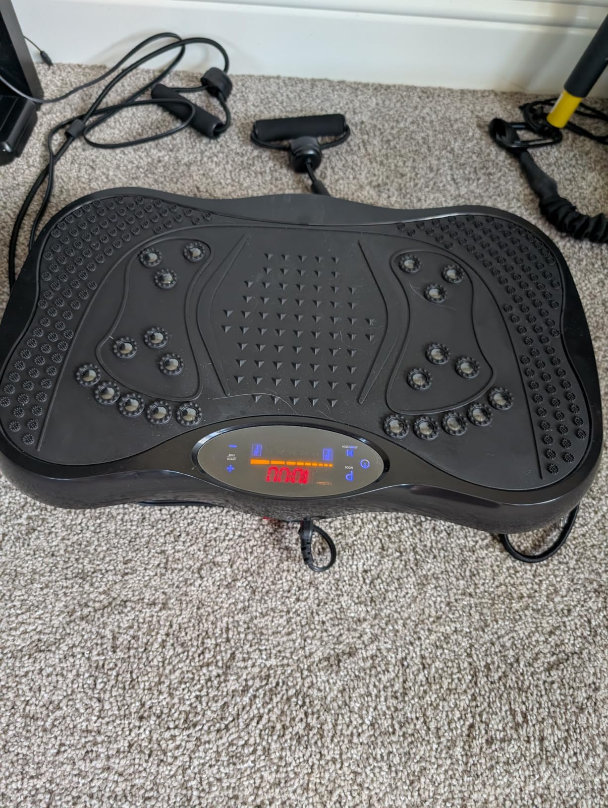 Vibration Plate Exercise Machine, 130 Levels Full Body Workout Vibrating Plate for Lymphatic Drainage Weight Loss, 450 Lbs Capacity Shake Platform with Bluetooth for Women Men customer photo 1