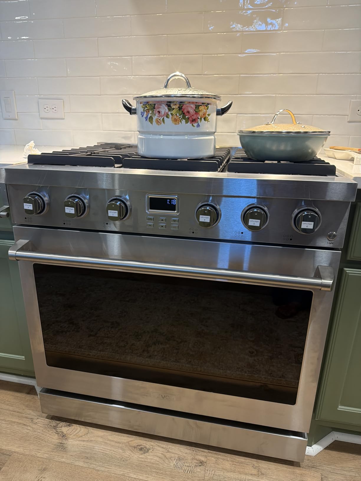 VEVOR Gas Range Oven, 30 Inches Width, Freestanding Stainless Steel Stove and Oven with 4 Sealed Cooktop Burners, Easy Reach Racks, Halogen Light, 4.8 Cu. Ft. Capacity, for Home Apartment Kitchen customer photo 1