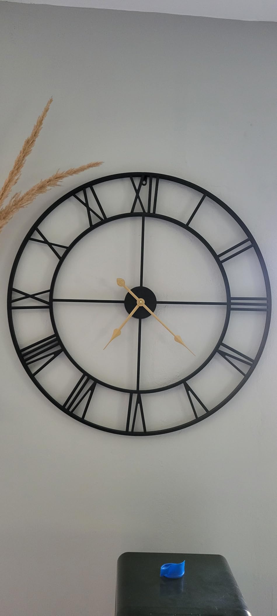 Vantic 32 Inch Large Wall Clock, Roman Numeral Metal Oversized Wall Clocks for Living Room Decor, Bedroom and Kitchen, Completely Silent, Non Ticking, Battery Operated customer photo 2