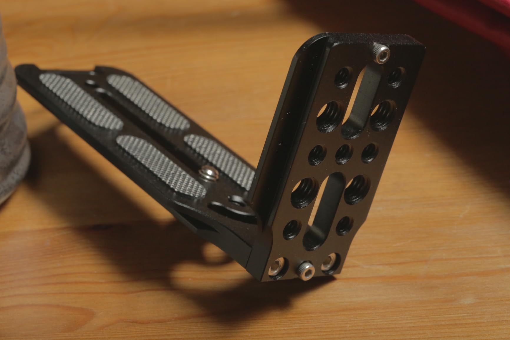 DSLR Camera L Bracket with 1/4