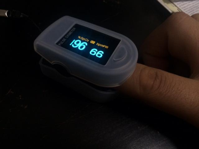 Zacurate 500B-B Wireless Bluetooth Fingertip Pulse Oximeter, Blood Oxygen Monitor with Free App, SpO2, Plethysmograph, and Perfusion Index Finger Oxygen Sensor customer photo 2