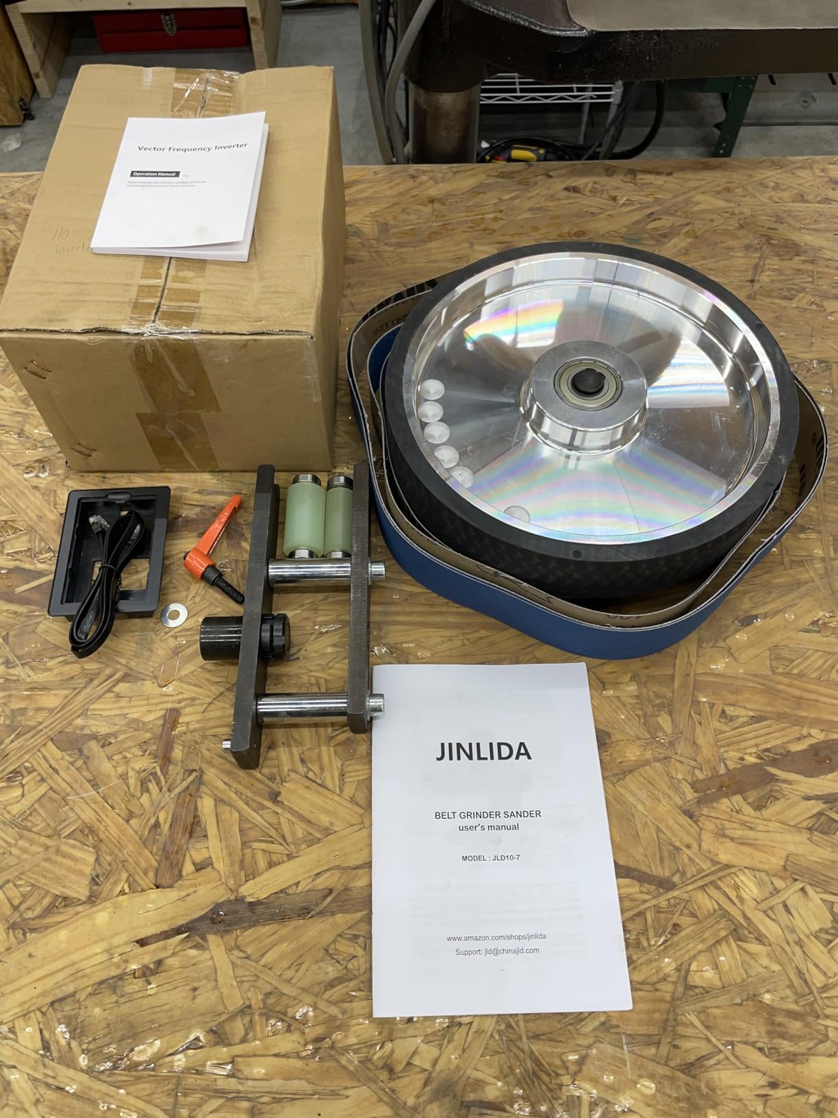 JLD 2 * 72-82 Belt Grinder Sander, equipped with 2.2KW VFD, three sets of grinding heads, and 3 zirconia corundum sand belts (60 100 180) compatible with 2 * 72 sand belts customer photo 2