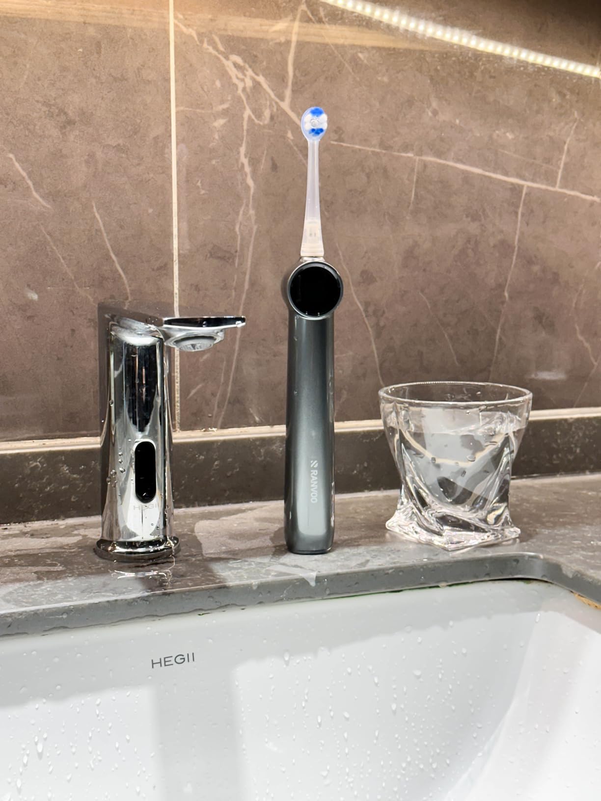 AirJet X5 Electric Toothbrush, Dentist Recommended, Tartar Removal, Purple | AirJet Deep Cleaning Technology, 100% Plaque Removal, Whitening & Gum Care, 60-Day Battery, 3 Pro Brush Heads customer photo 2