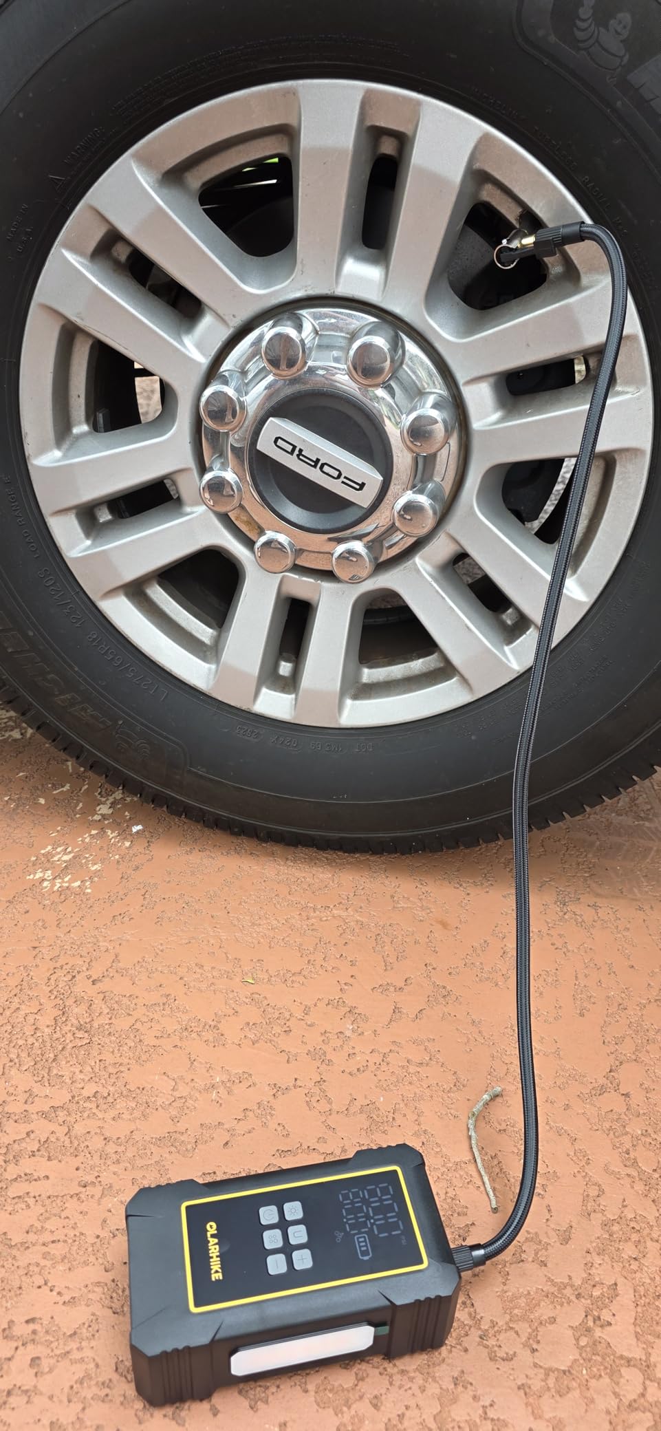 OlarHike 12000mAh Heavy Duty Tire Inflator Portable Air Compressor | Powerful, 7X Faster, 150PSI, Dual Power 12V&Cordless, For Car Tires, Pickup Trucks, Jeeps, SUVs & RVs, Digital Pressure Gauge customer photo 1
