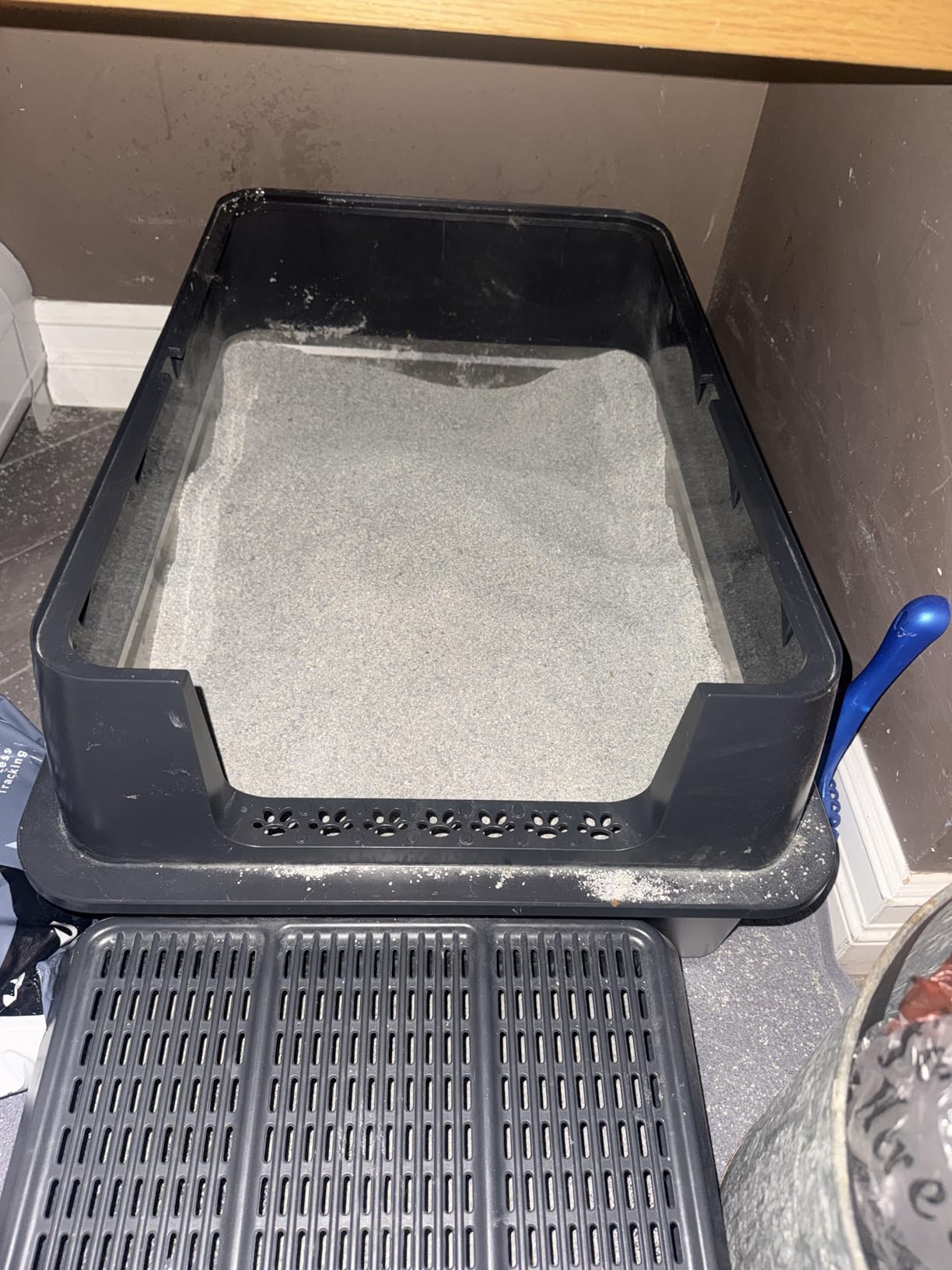 XXL Stainless Steel Litter Box with Lid, 28