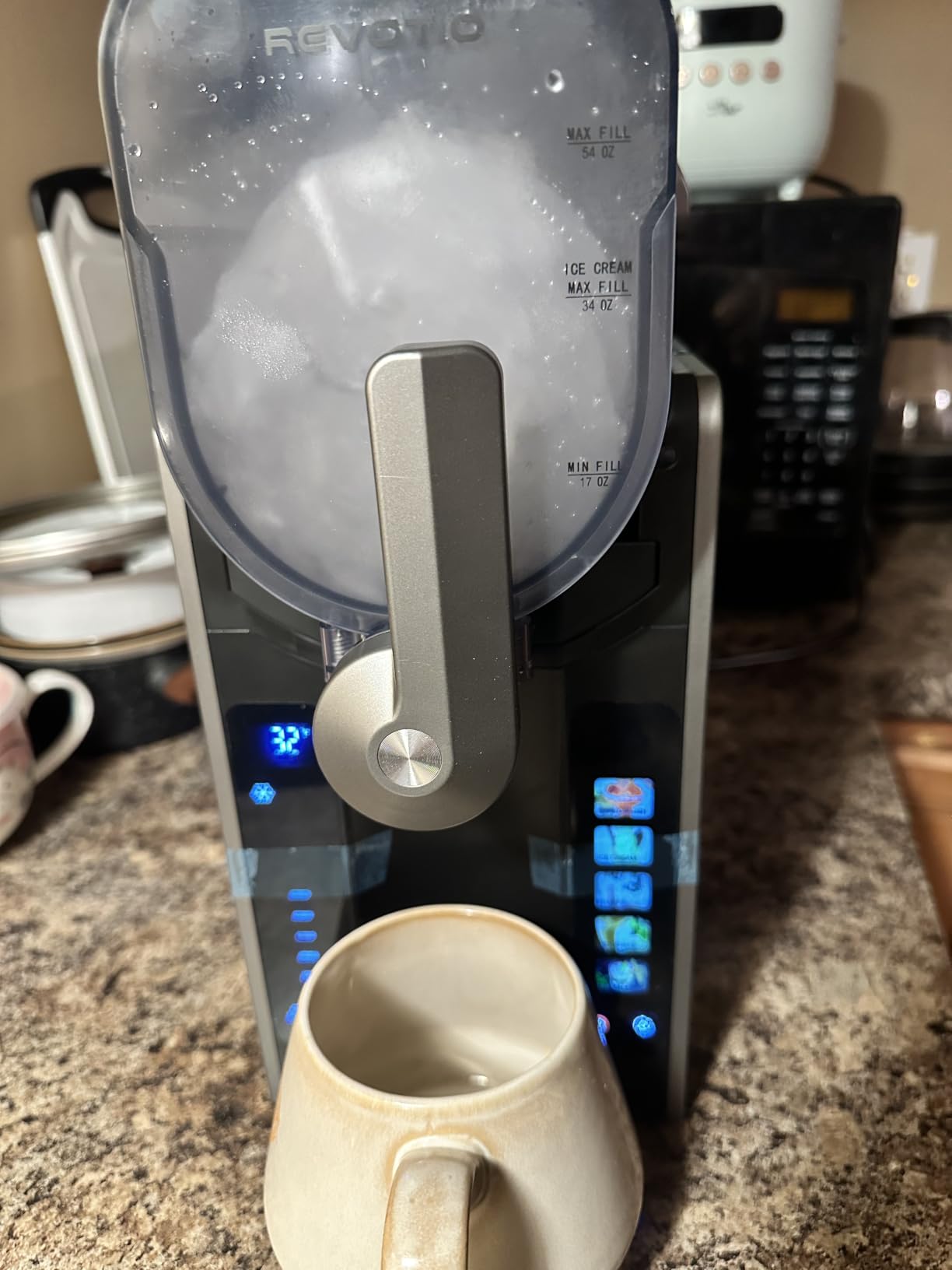 Slushie Machine for Home, 88 oz Slushy Machine, No Ice Needed Frozen Drink Maker with 6 Presets, Quiet, Auto-Clean, LED Display, Black, Perfect for Margaritas, Frappés, Milkshakes and More customer photo 1