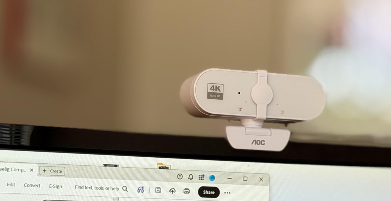 AOC 4K Webcam for PC, Streaming Computer Camera with Noise-Canceling Mic | 80° FOV, Privacy Cover, Plug & Play, Zoom/Skype/FaceTime Compatible, Works with Mac/Laptop/Switch 2, USB C-A Adapter Included customer photo 2